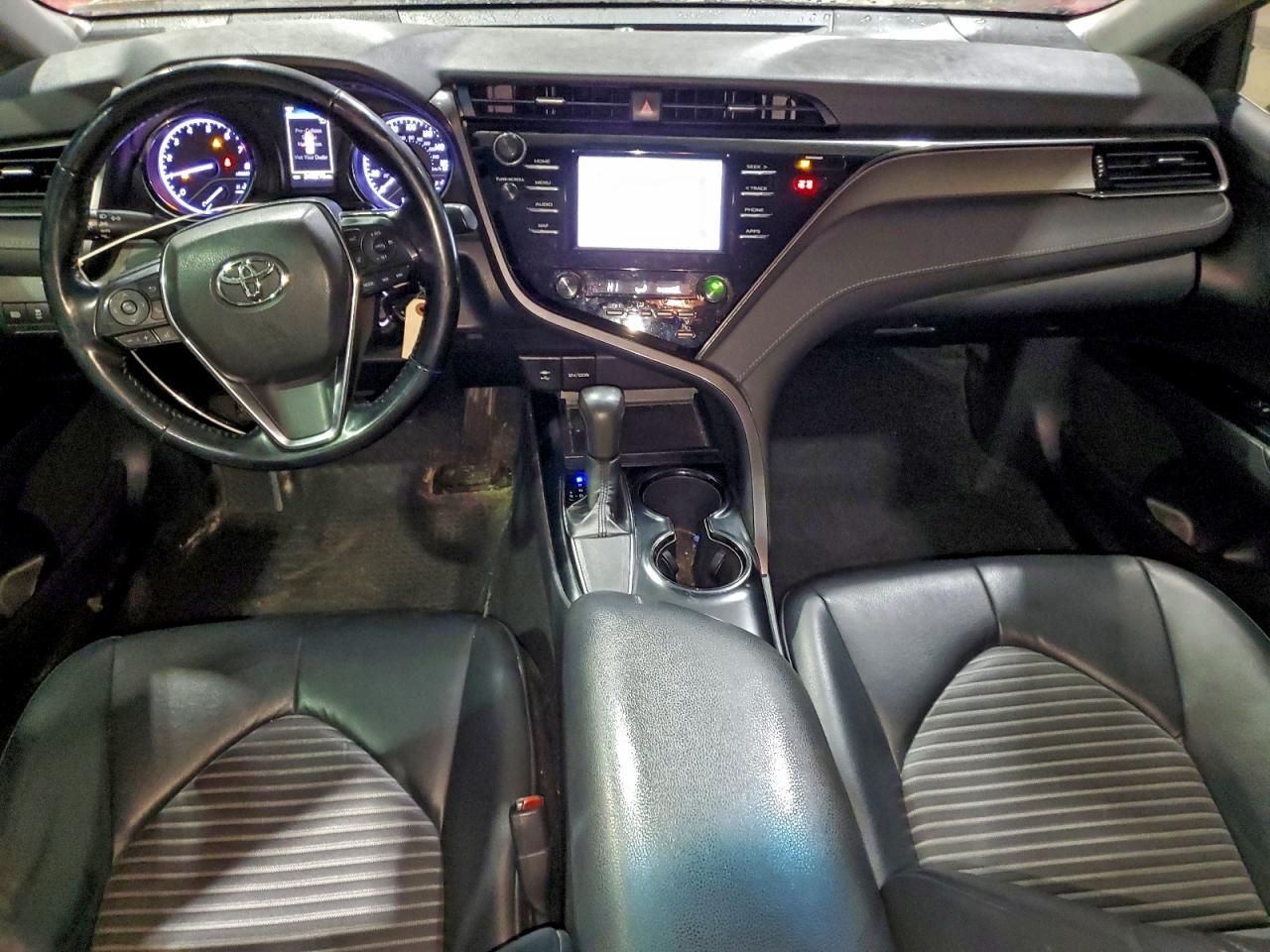 2019 TOYOTA CAMRY L photo 8