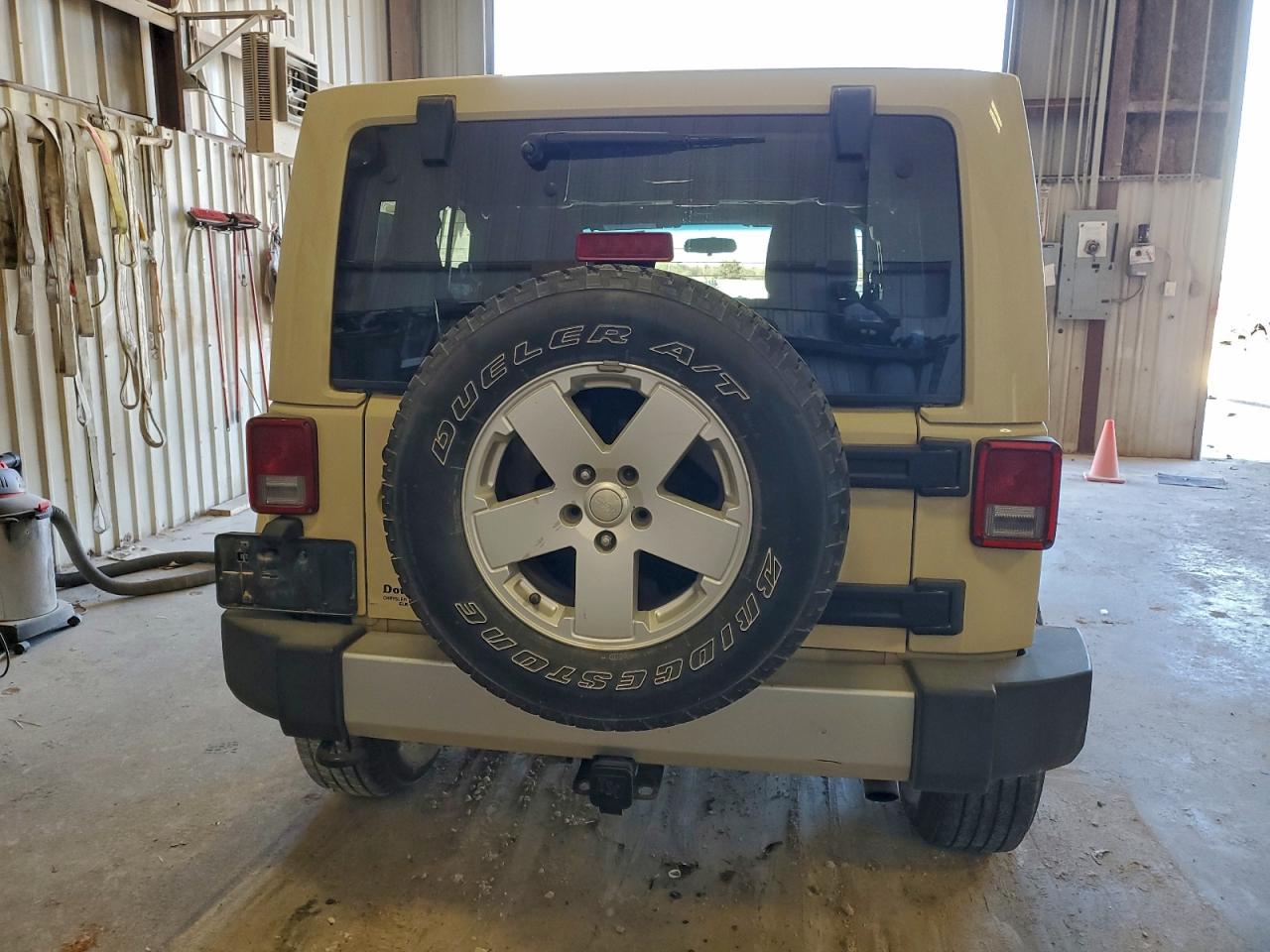 2011 JEEP WRANGLER UNLIMITED SAHARA photo 6
