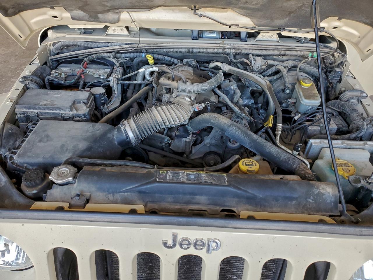 2011 JEEP WRANGLER UNLIMITED SAHARA photo 12