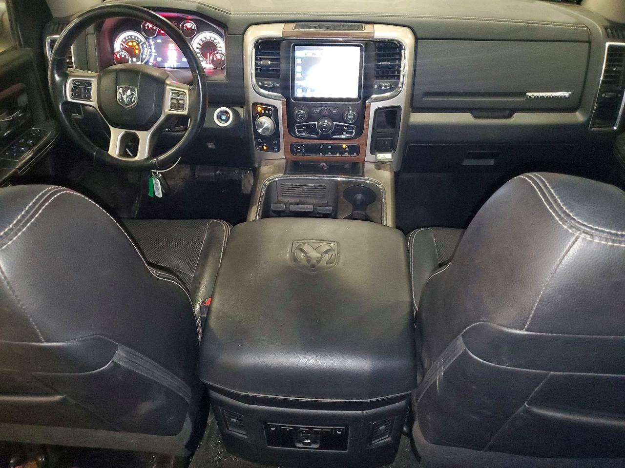 2016 RAM 1500 LARAMIE photo 8