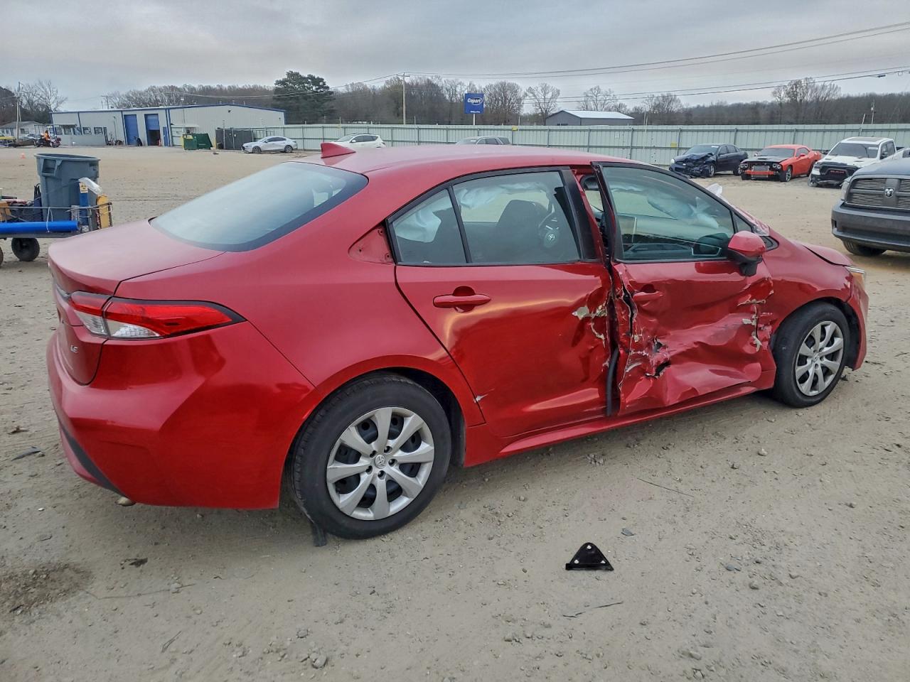 2021 TOYOTA COROLLA LE photo 3
