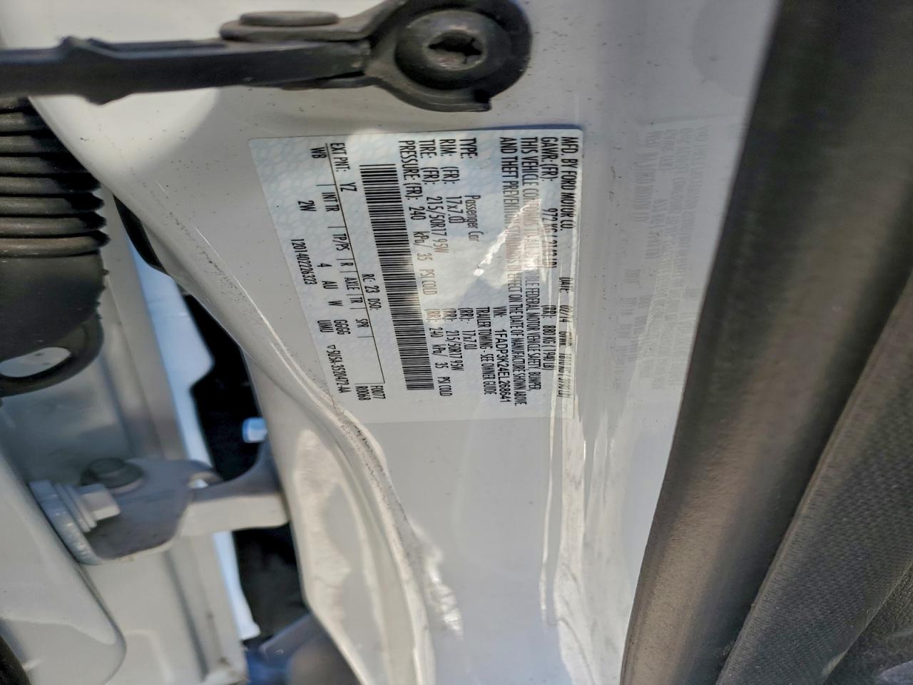 2014 FORD FOCUS SE photo 12