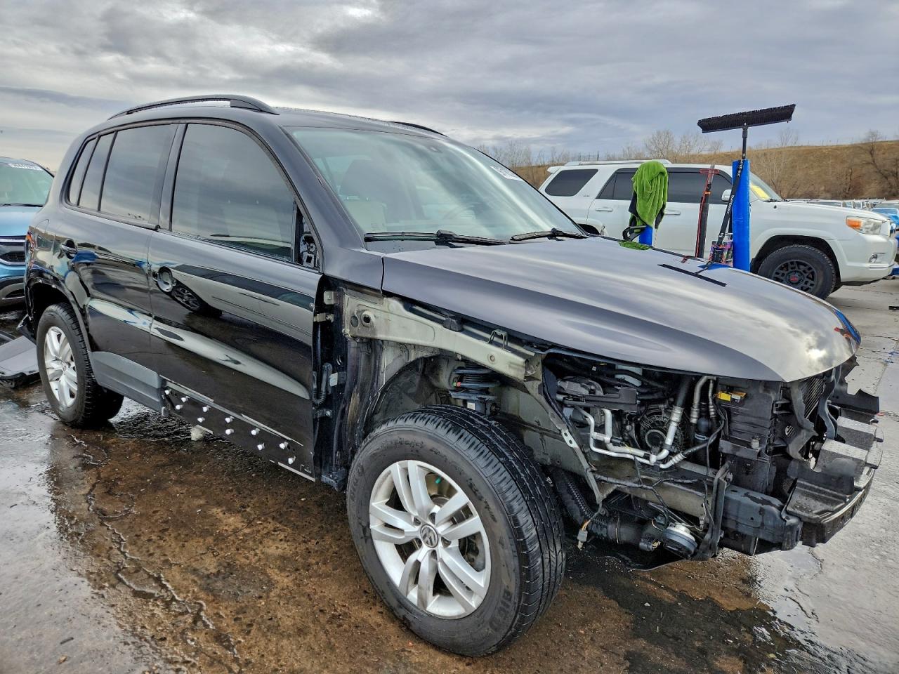 2016 VOLKSWAGEN TIGUAN S photo 4