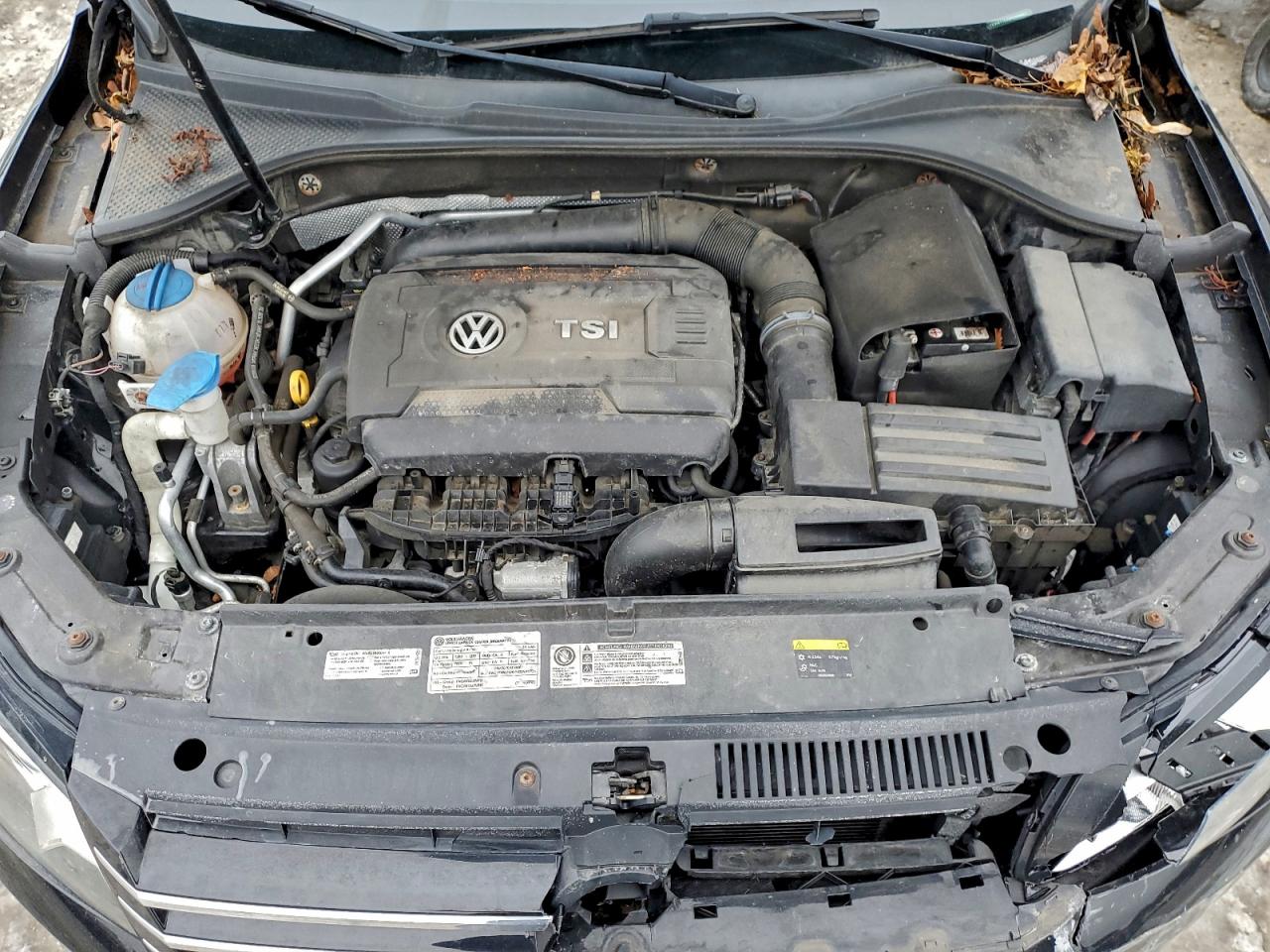 2015 VOLKSWAGEN PASSAT SE photo 11