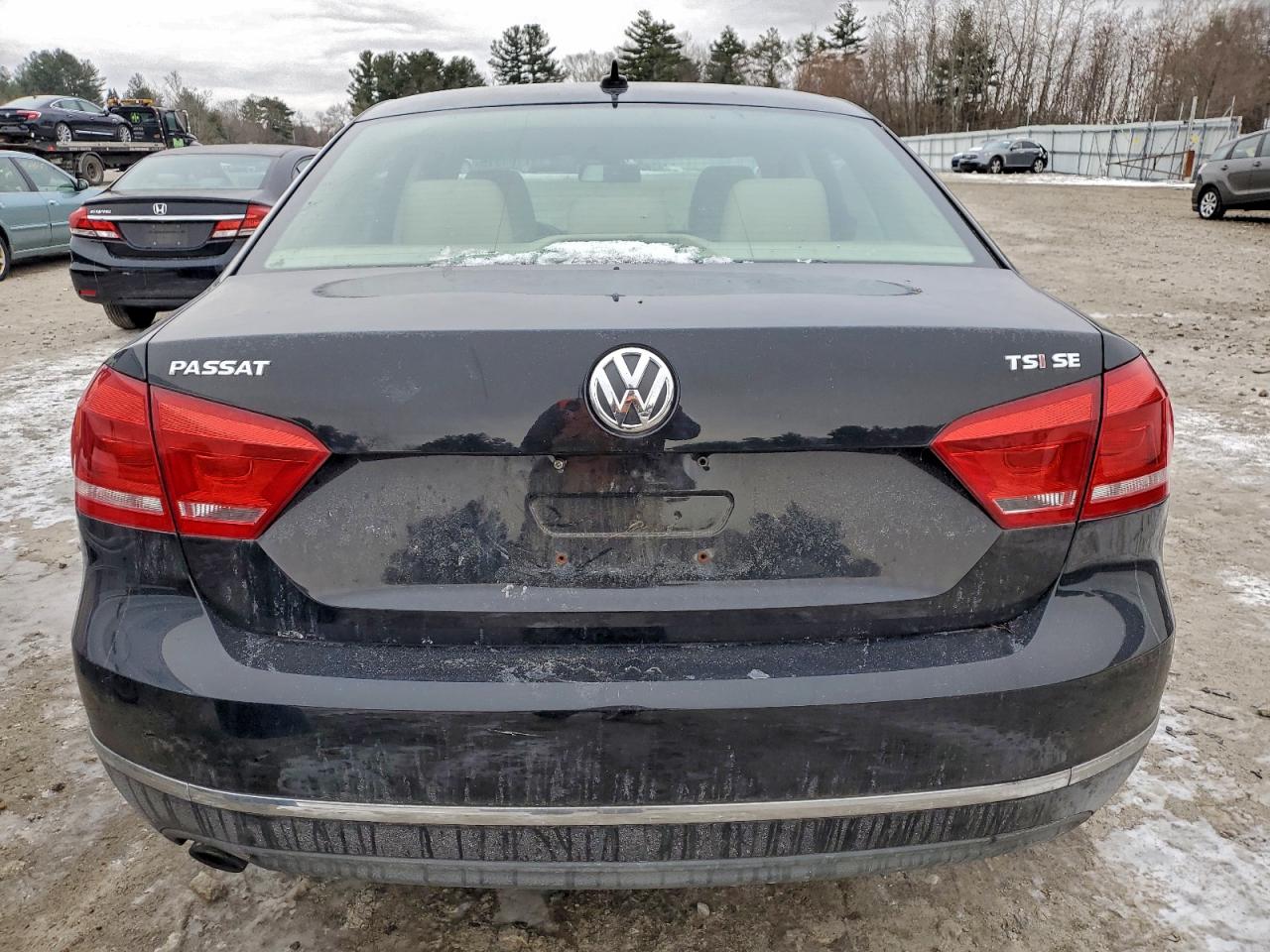 2015 VOLKSWAGEN PASSAT SE photo 6