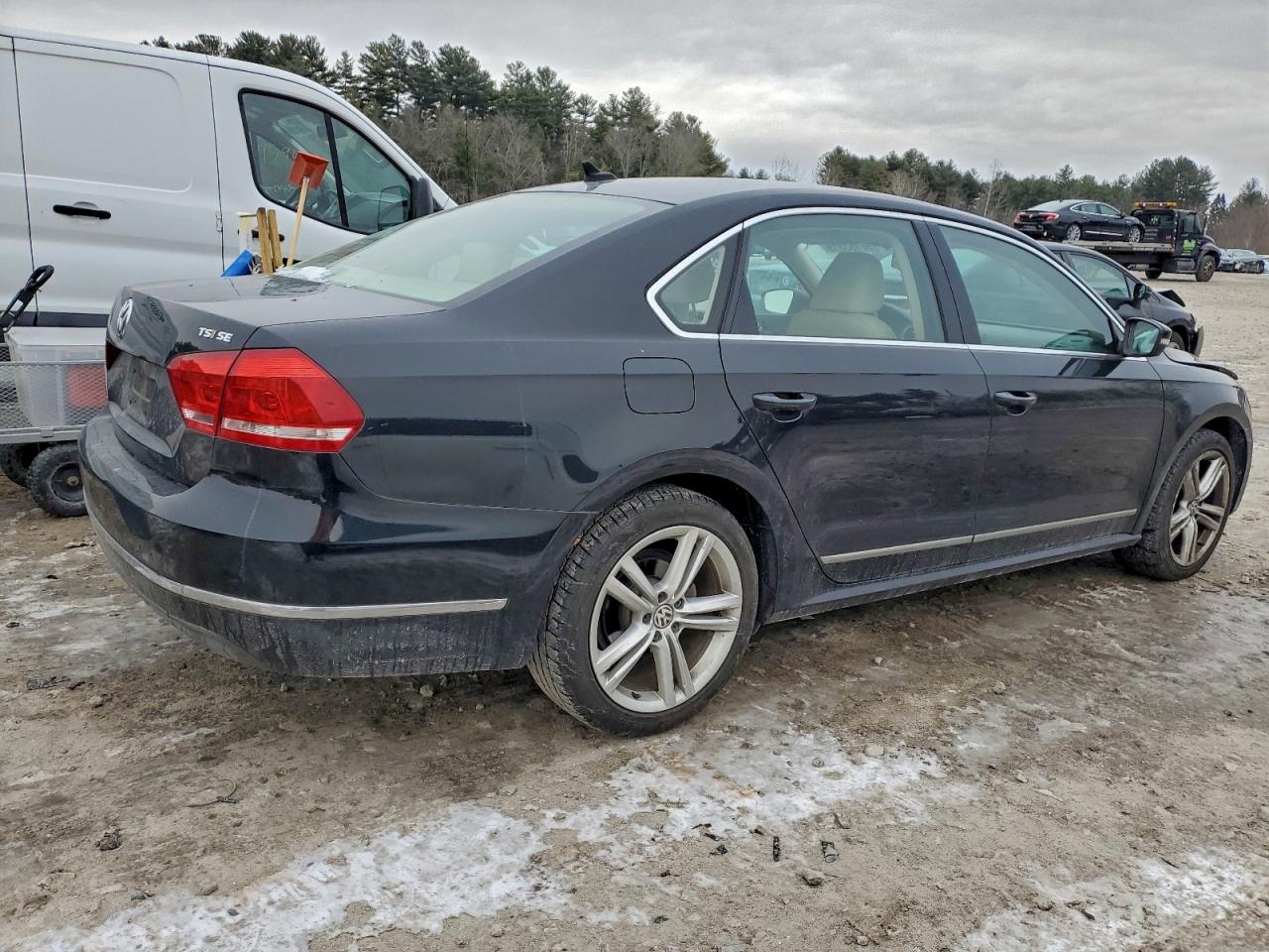 2015 VOLKSWAGEN PASSAT SE photo 3