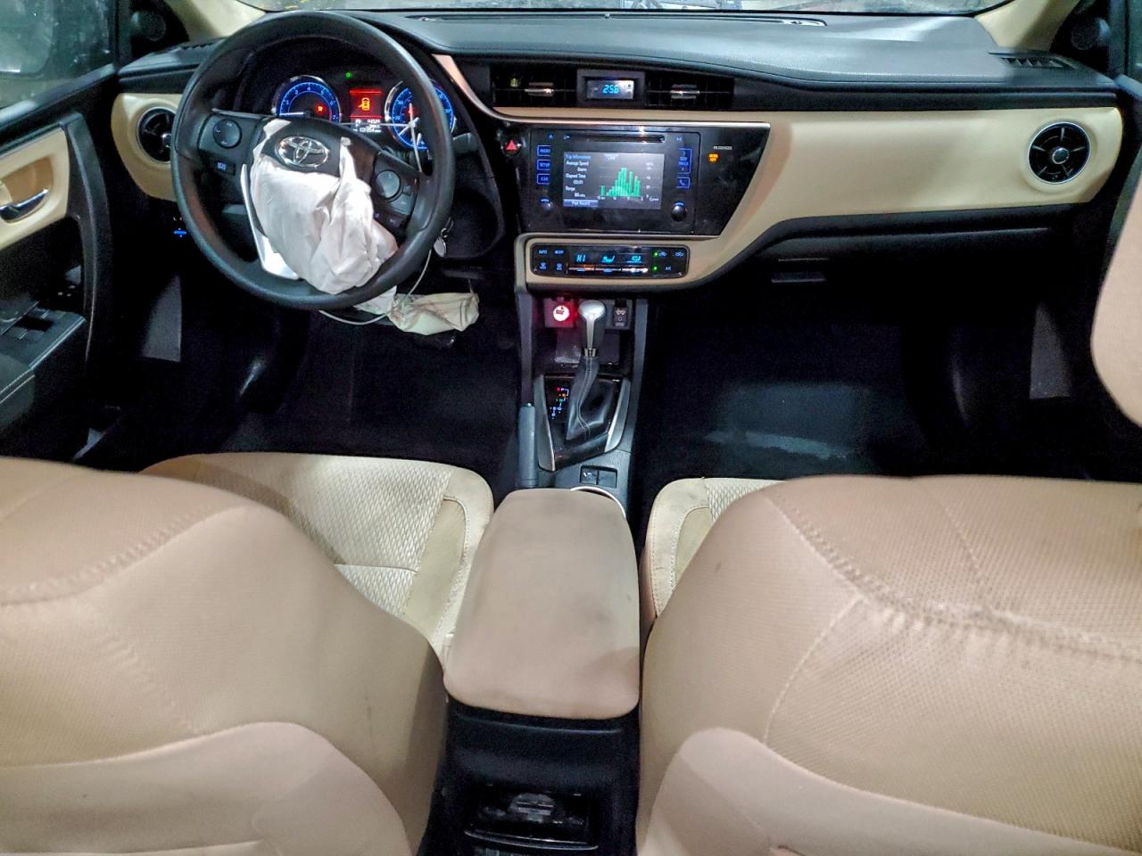 2017 TOYOTA COROLLA L photo 8