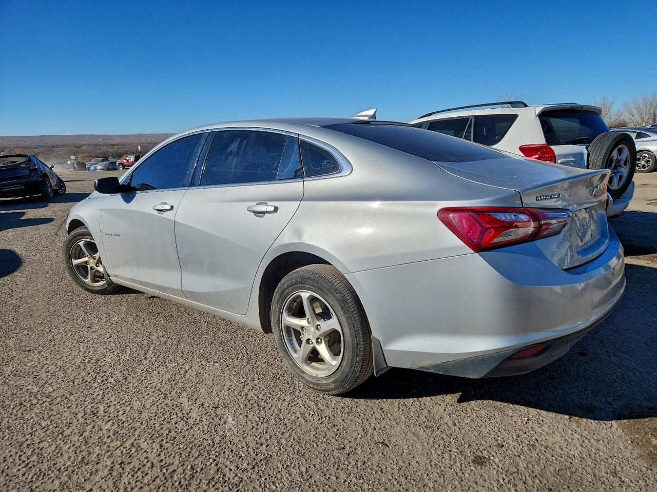 2020 CHEVROLET MALIBU LT photo 2