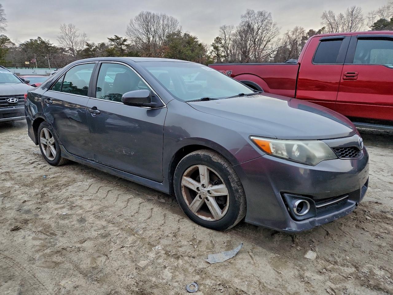 2013 TOYOTA CAMRY L photo 4