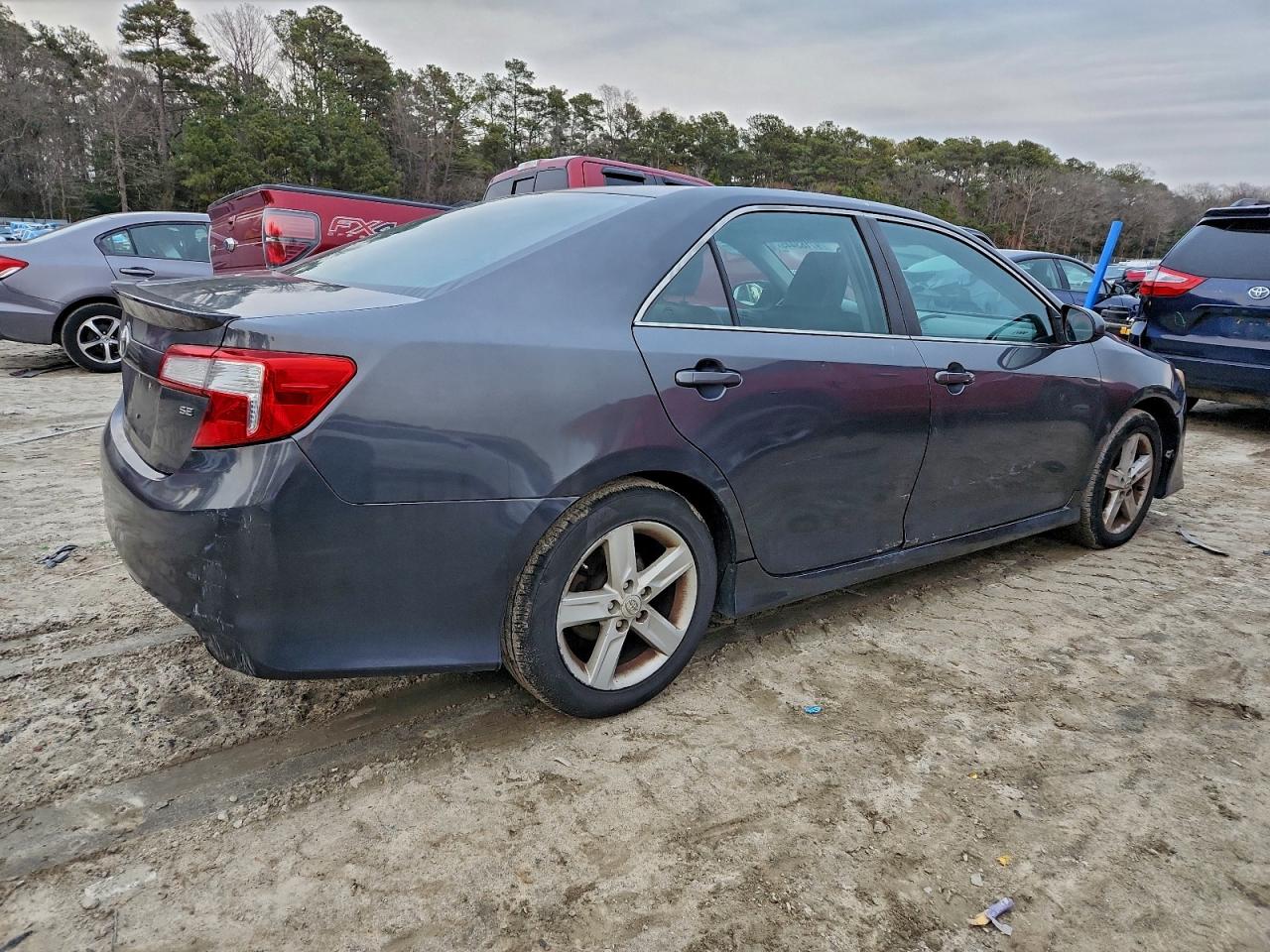 2013 TOYOTA CAMRY L photo 3