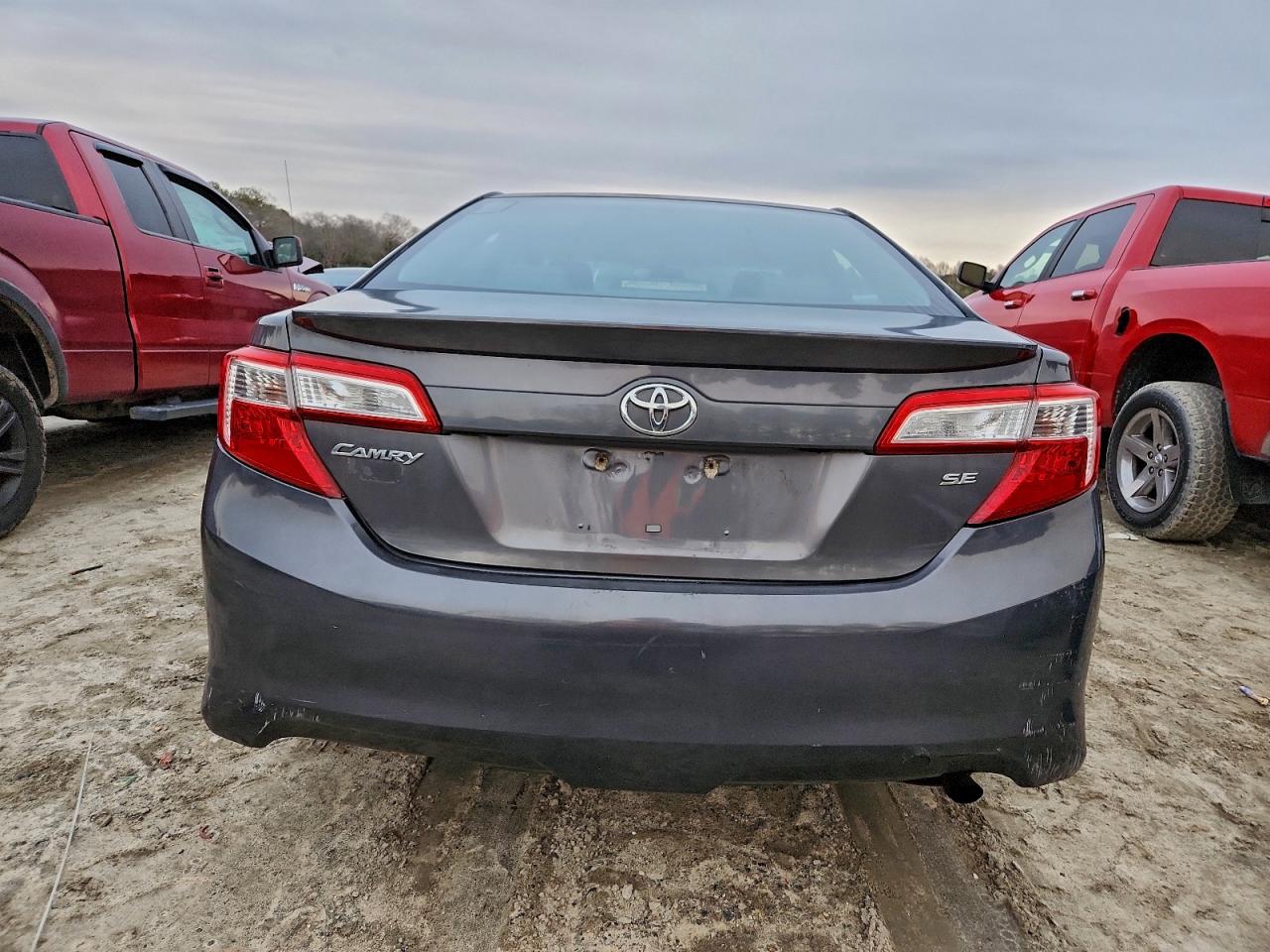 2013 TOYOTA CAMRY L photo 6