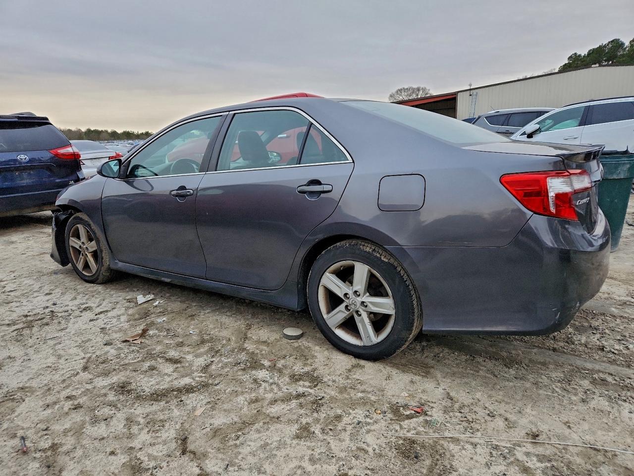 2013 TOYOTA CAMRY L photo 2