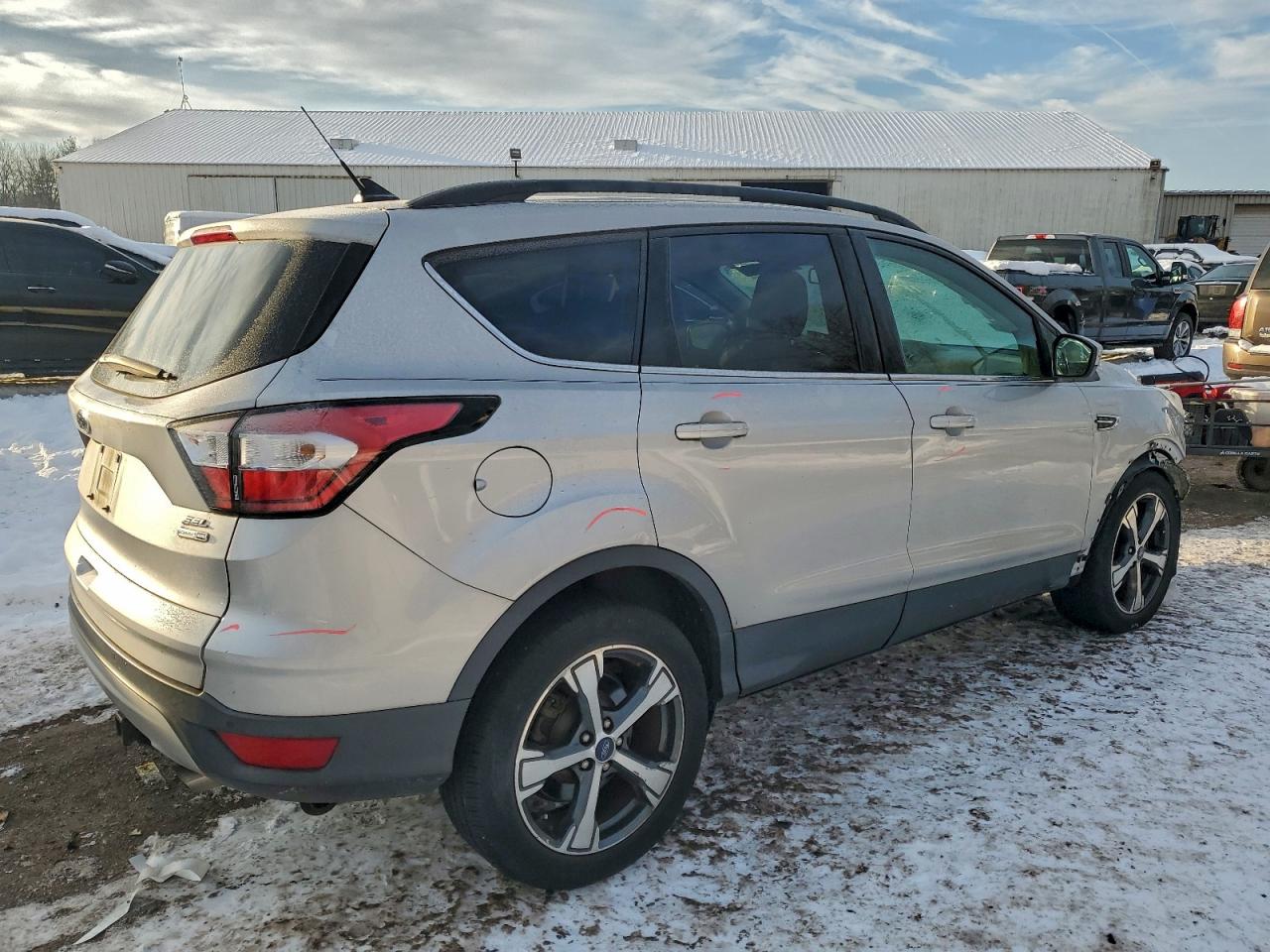 2018 FORD ESCAPE SEL photo 3