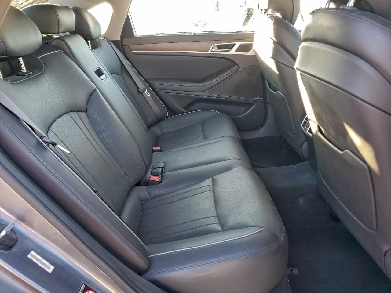 2015 HYUNDAI GENESIS 3.8L photo 10