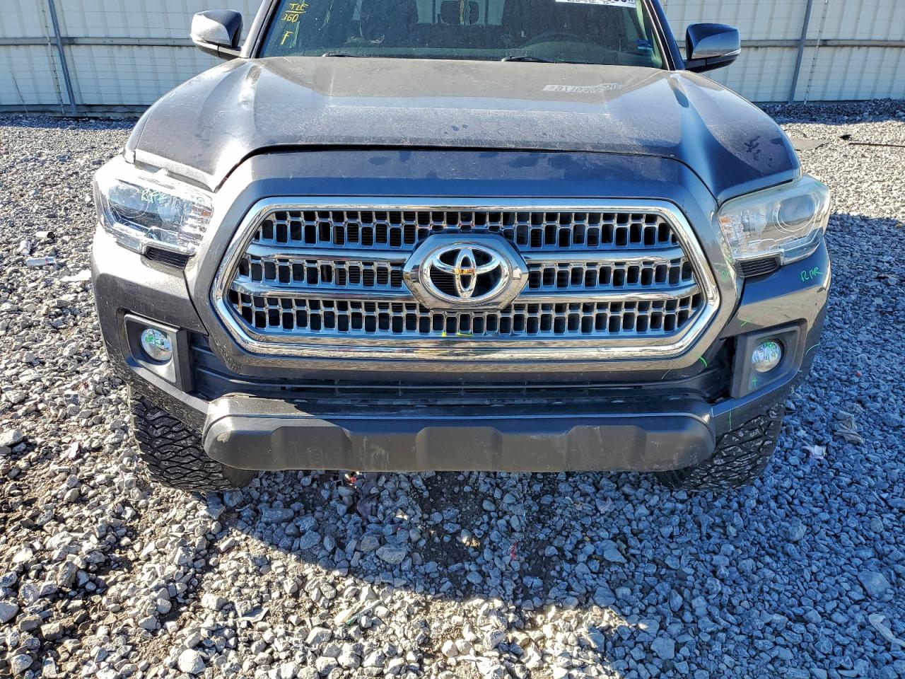 2017 TOYOTA TACOMA DOUBLE CAB photo 11
