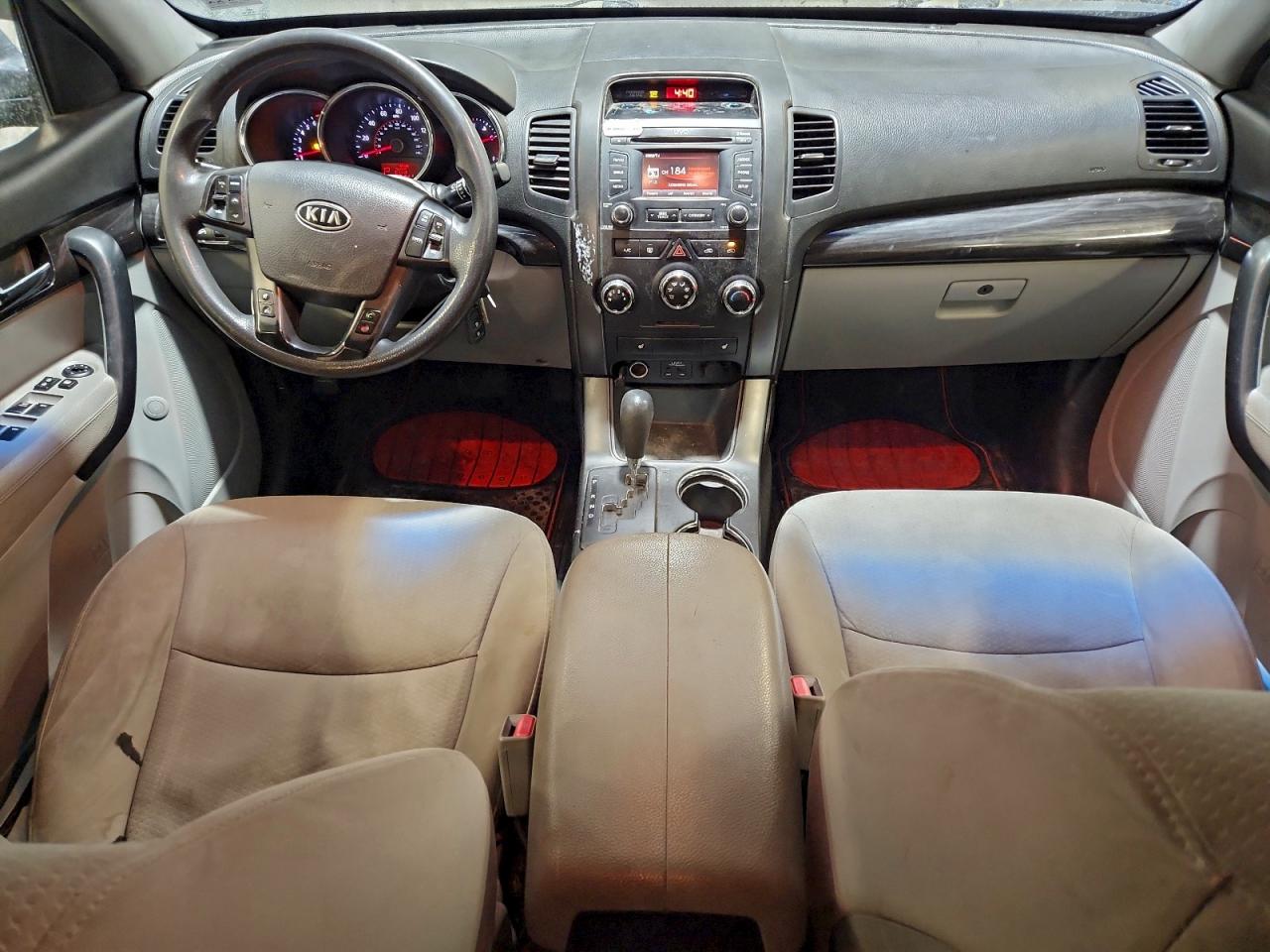 2013 KIA SORENTO LX photo 8