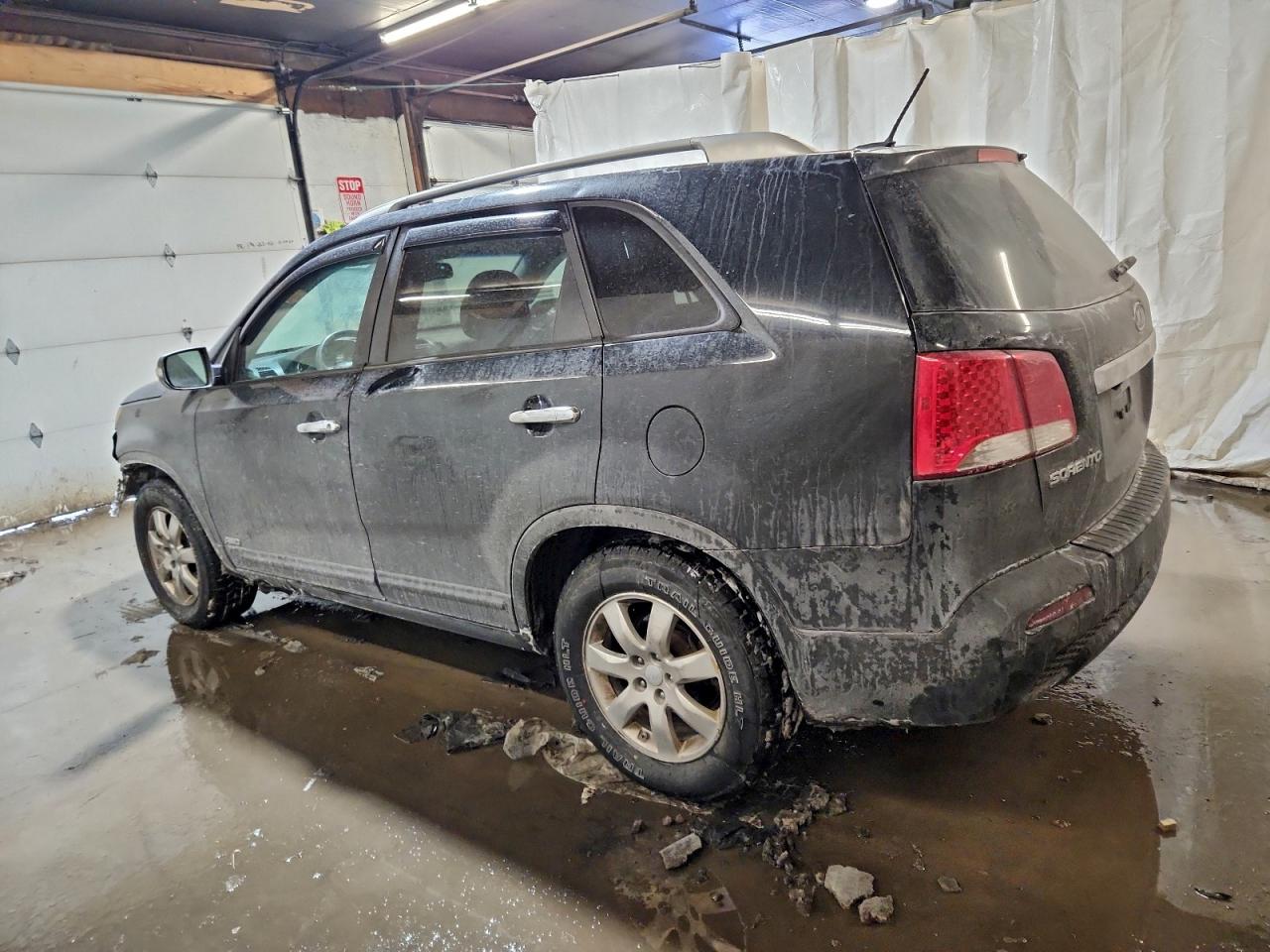 2013 KIA SORENTO LX photo 2
