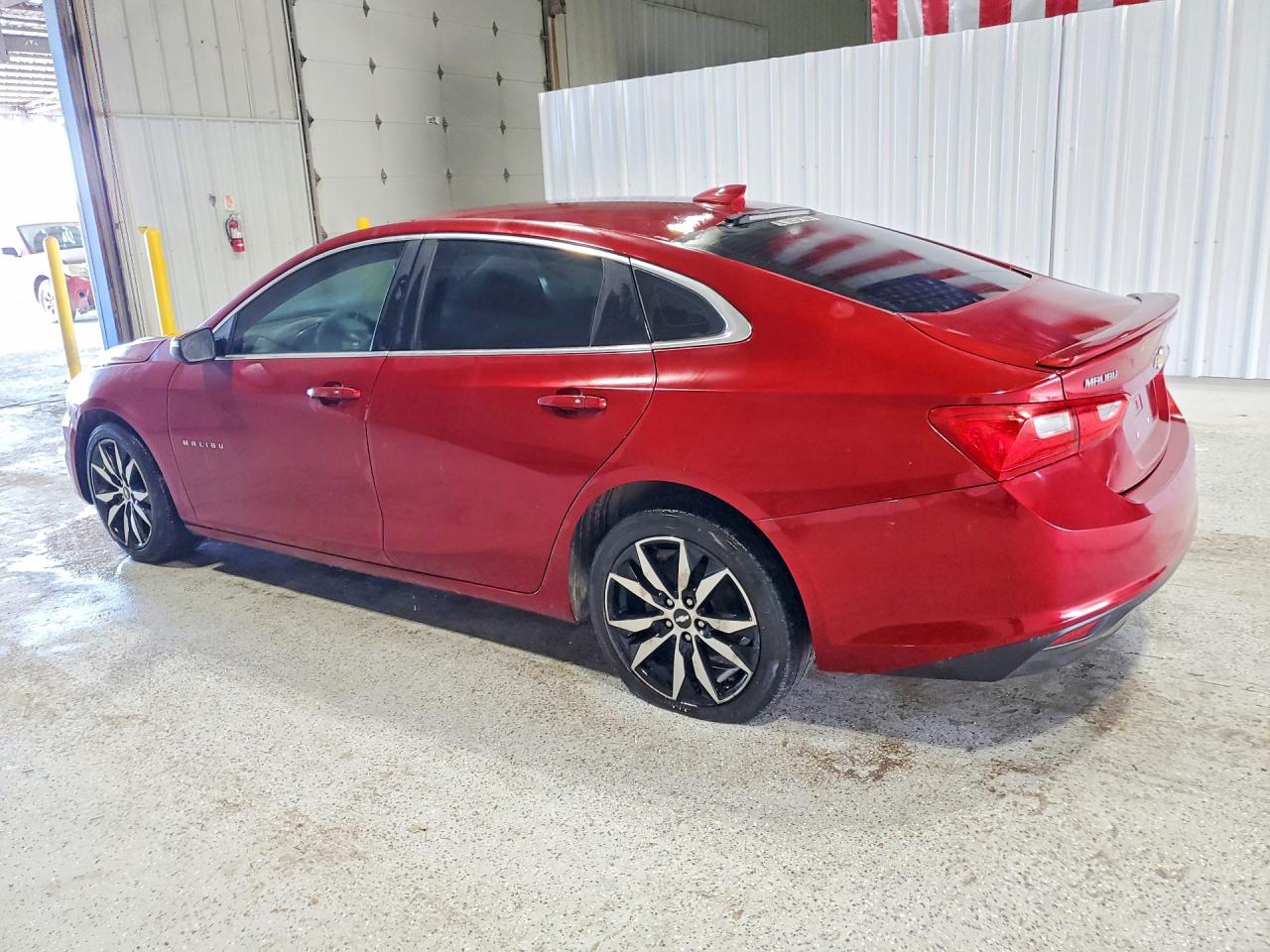2018 CHEVROLET MALIBU LT photo 2