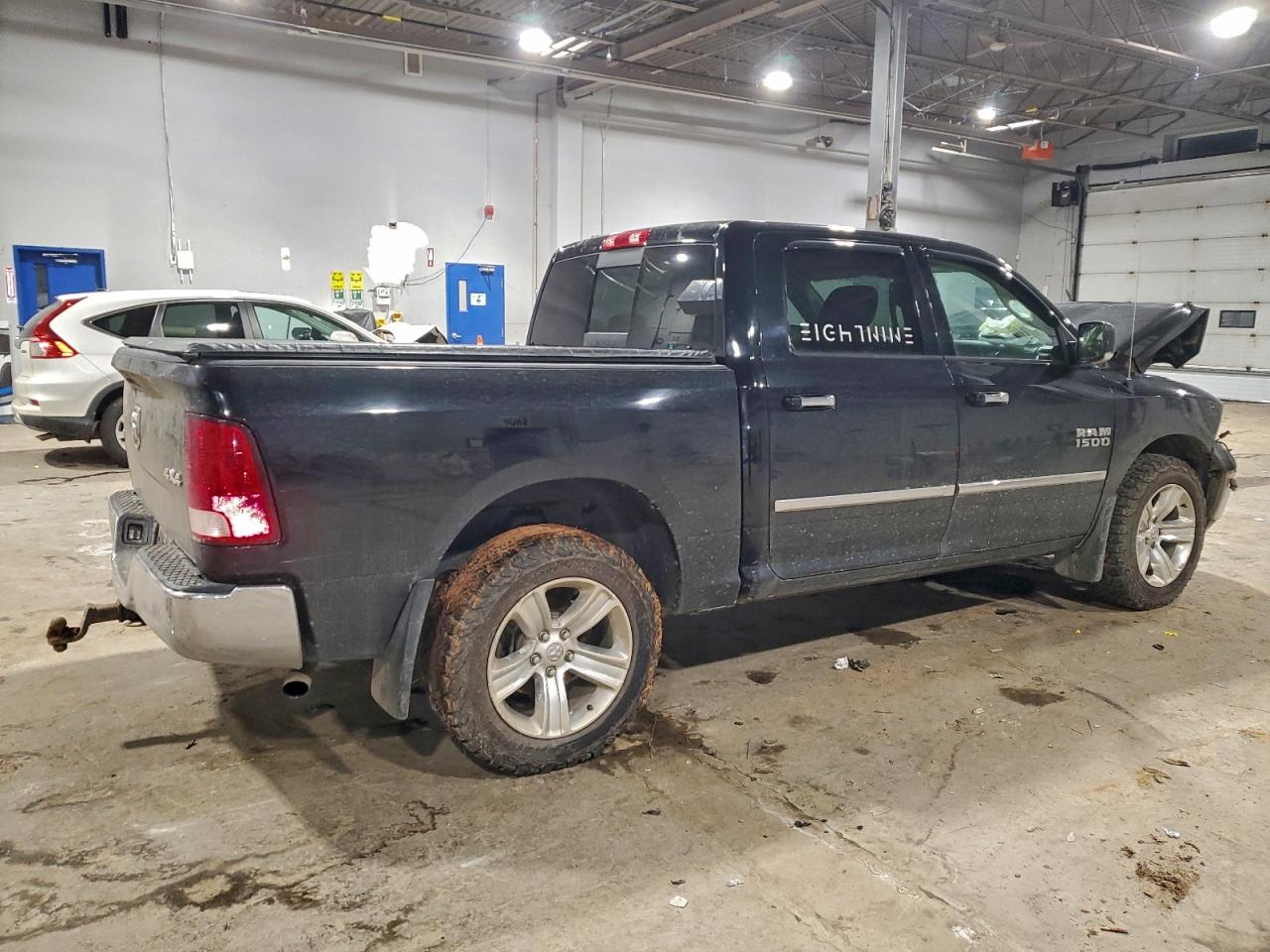 2014 RAM 1500 SLT photo 3