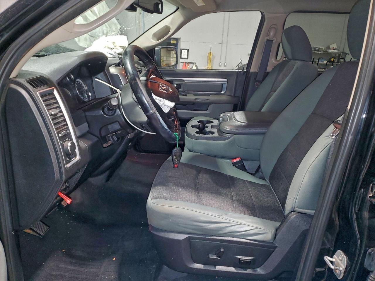 2014 RAM 1500 SLT photo 7
