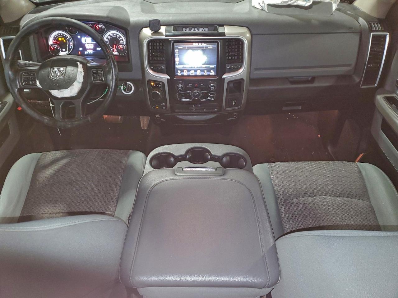 2014 RAM 1500 SLT photo 8