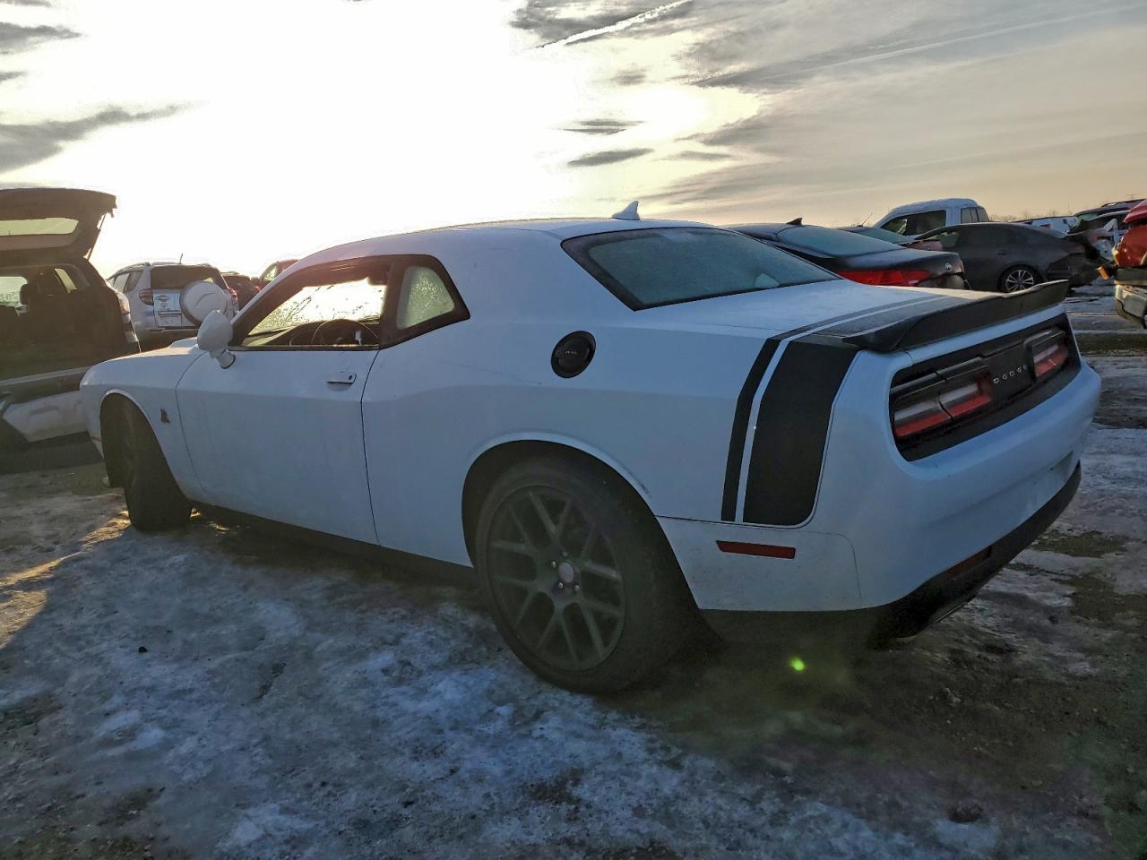 2016 DODGE CHALLENGER R/T SCAT PACK photo 2