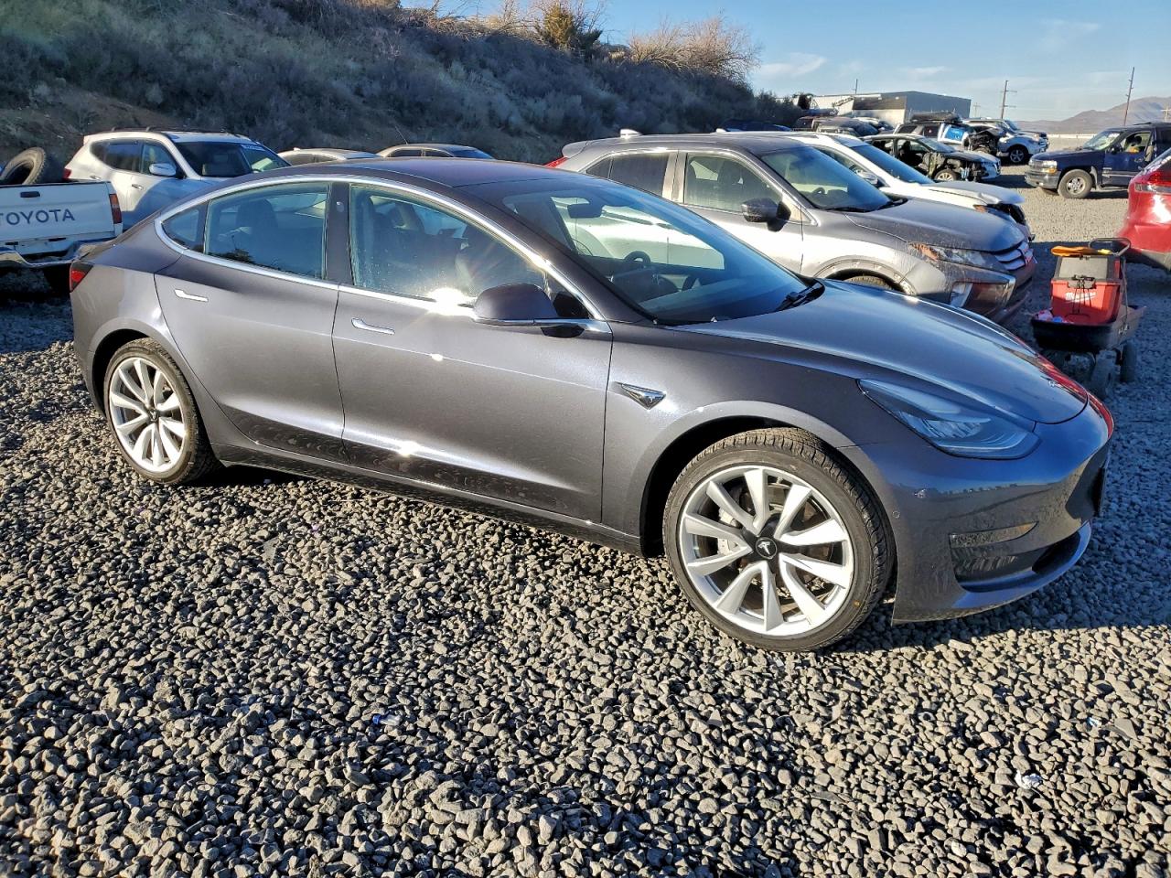 2018 TESLA MODEL 3 photo 4