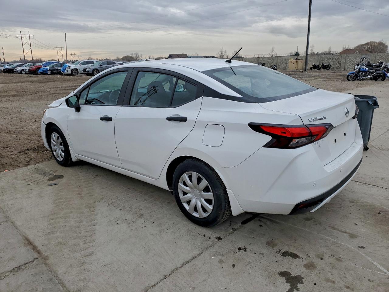 2020 NISSAN VERSA S photo 2