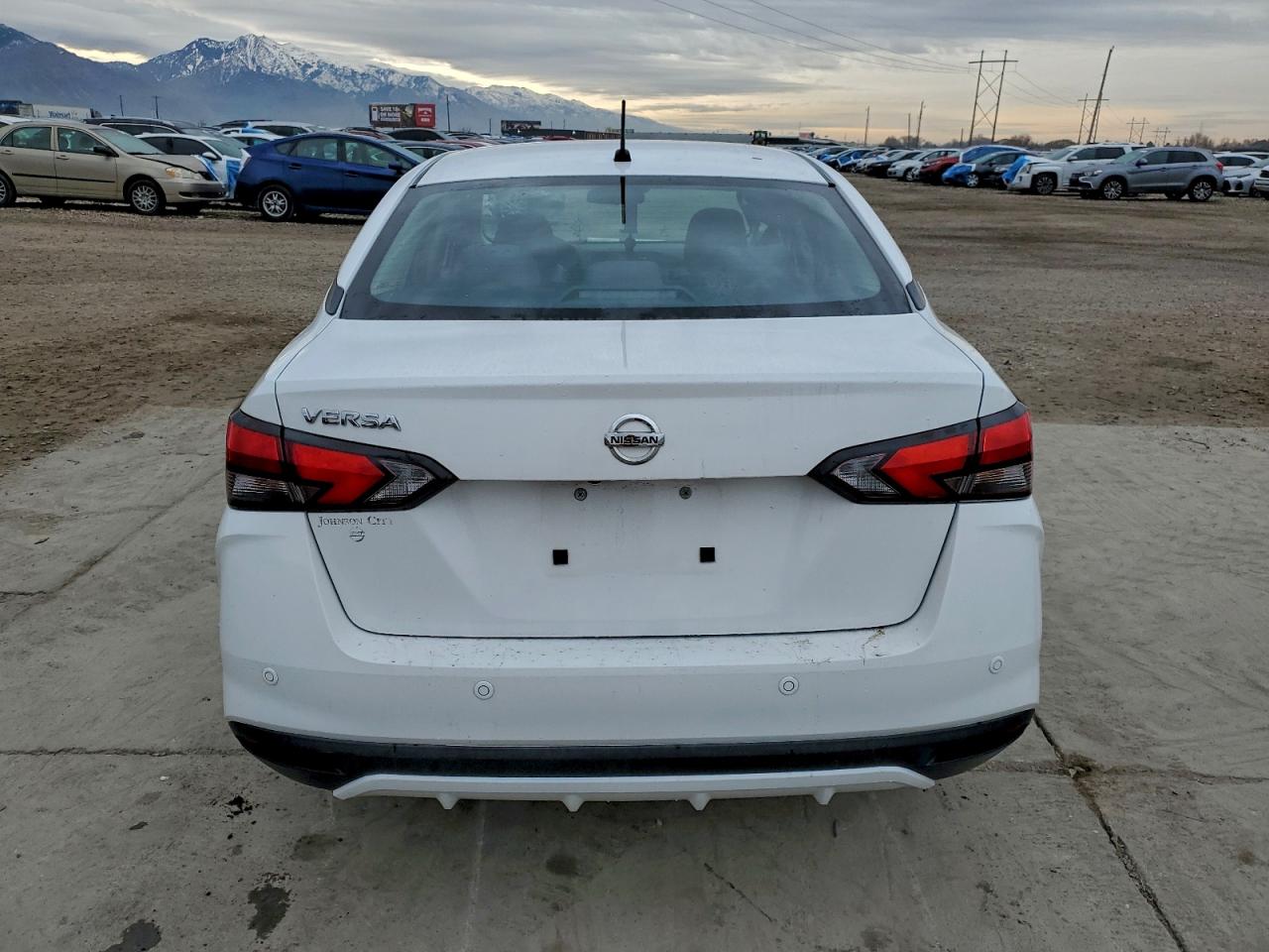 2020 NISSAN VERSA S photo 6