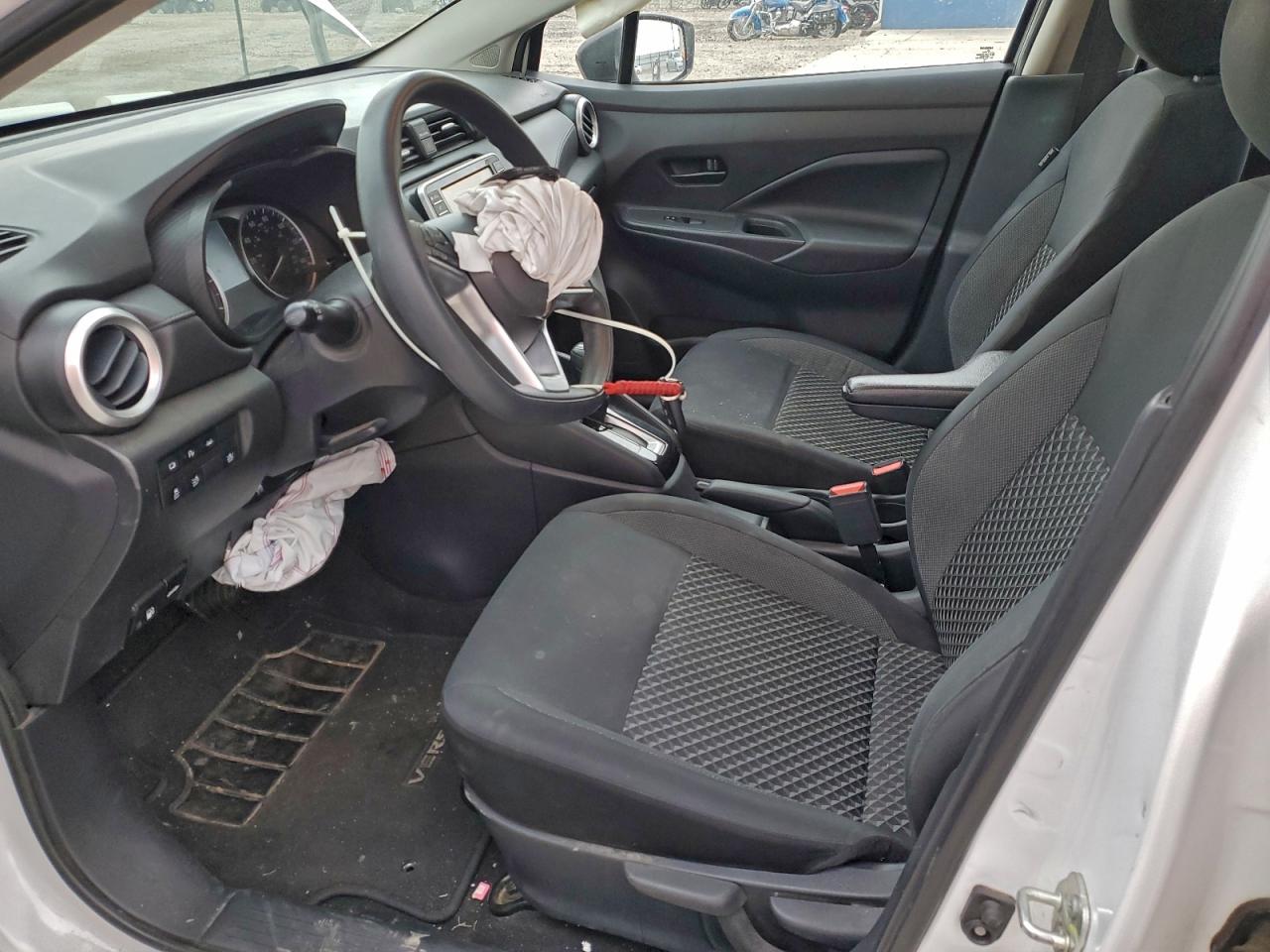 2020 NISSAN VERSA S photo 7