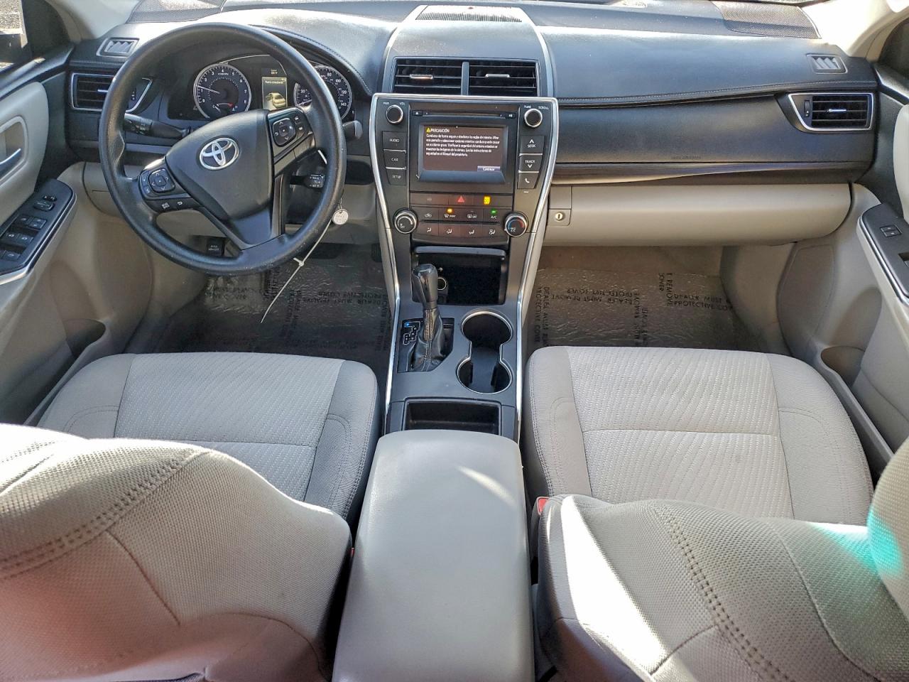 2016 TOYOTA CAMRY LE photo 8