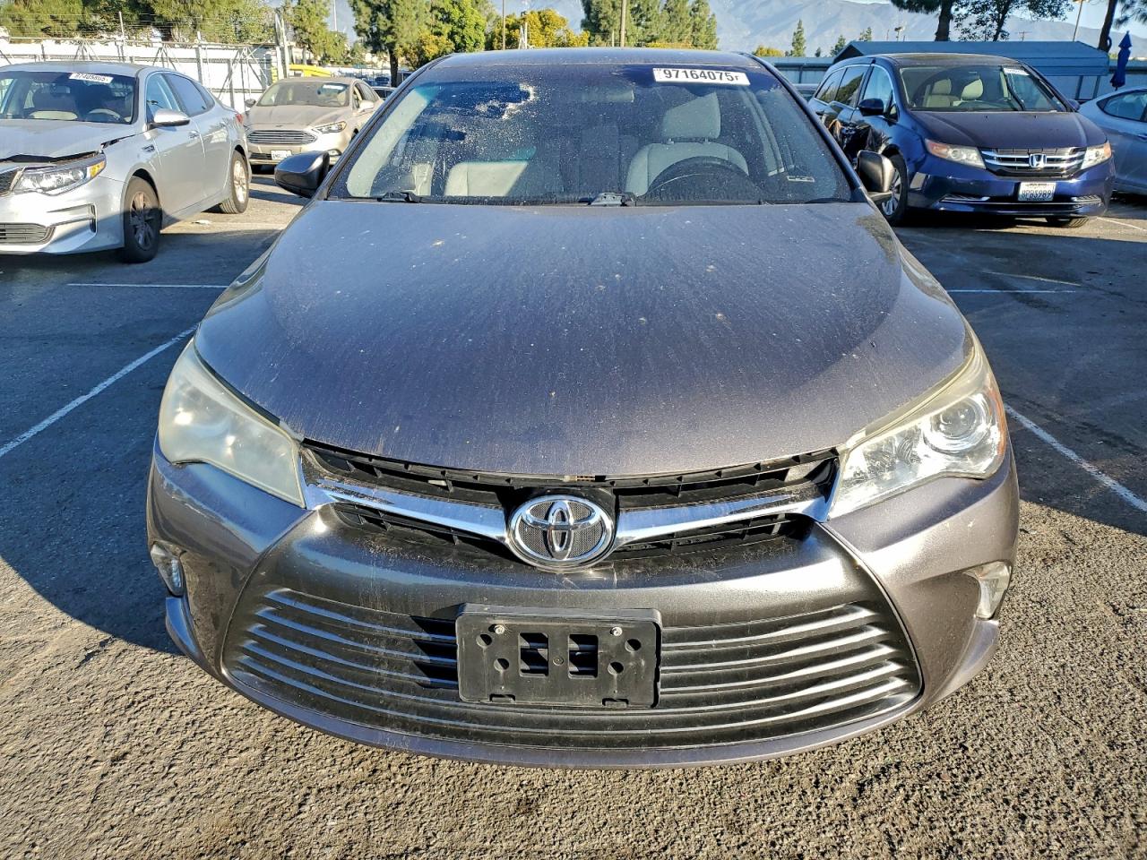 2016 TOYOTA CAMRY LE photo 5