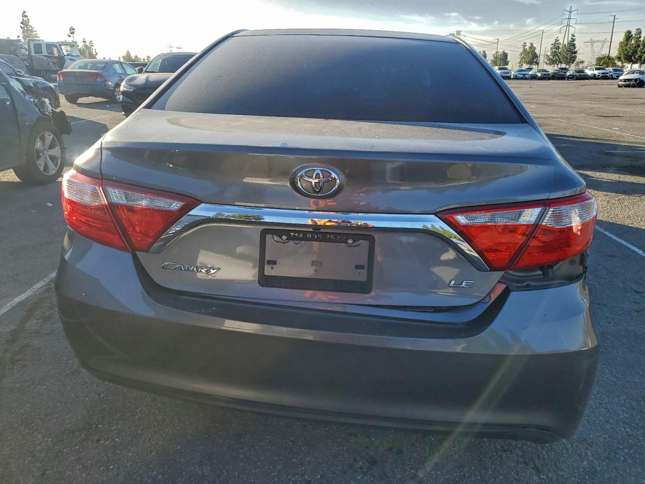 2016 TOYOTA CAMRY LE photo 6