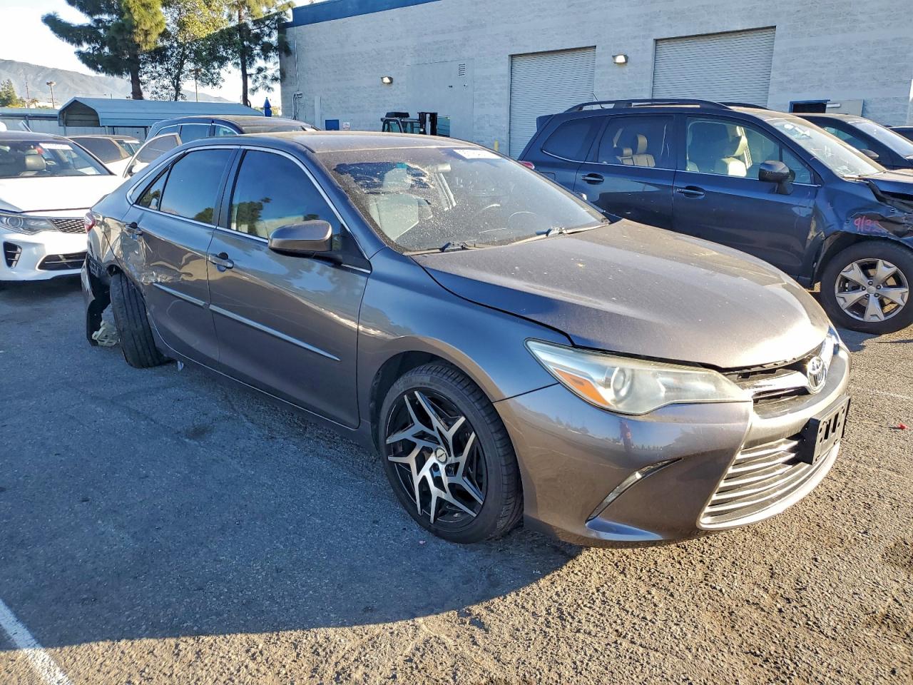 2016 TOYOTA CAMRY LE photo 4