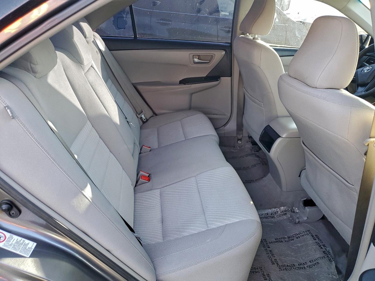 2016 TOYOTA CAMRY LE photo 10