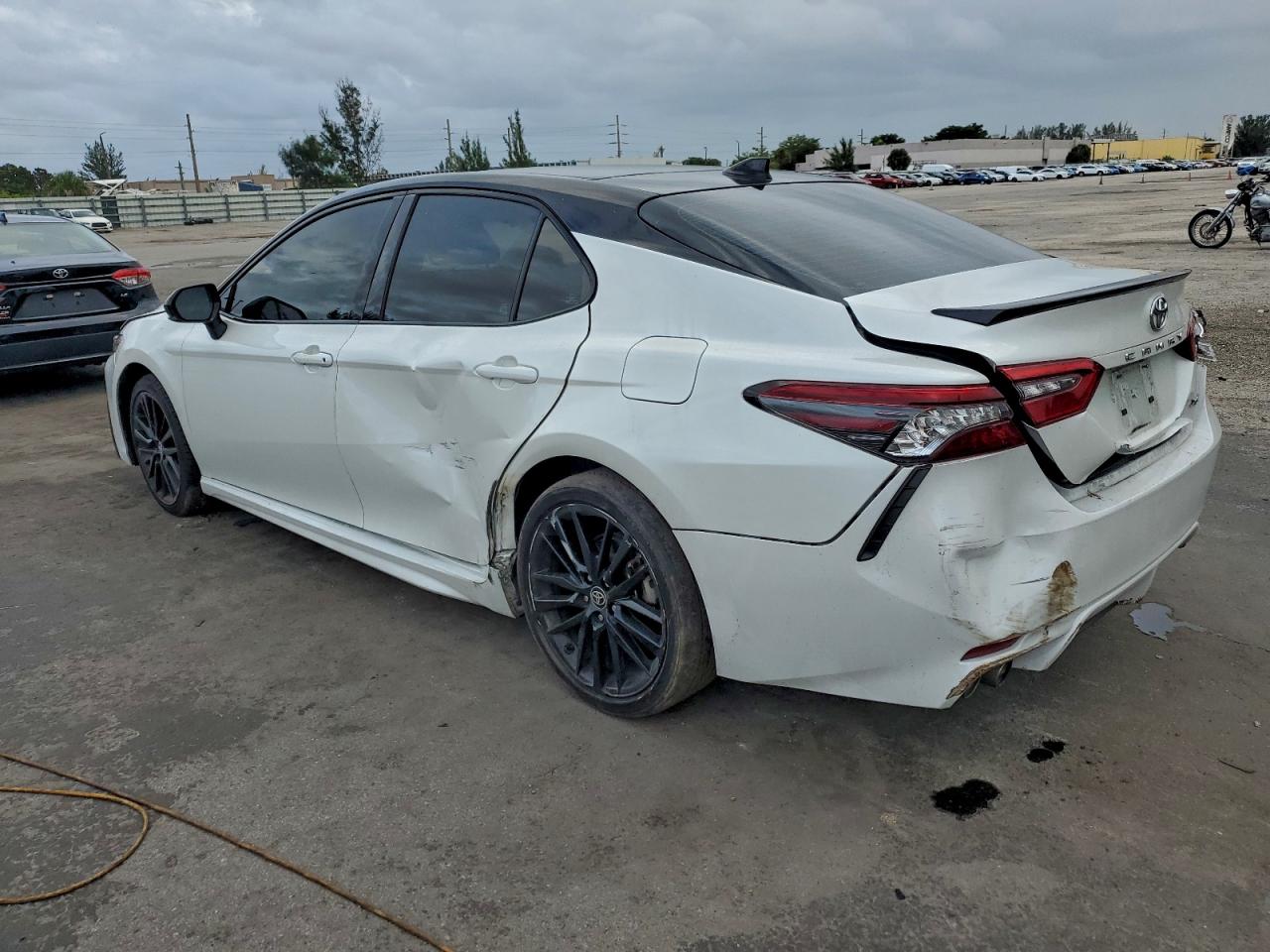 2023 TOYOTA CAMRY XSE photo 2