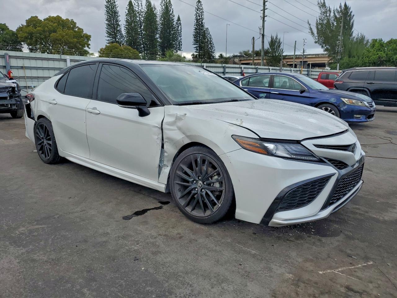 2023 TOYOTA CAMRY XSE photo 4