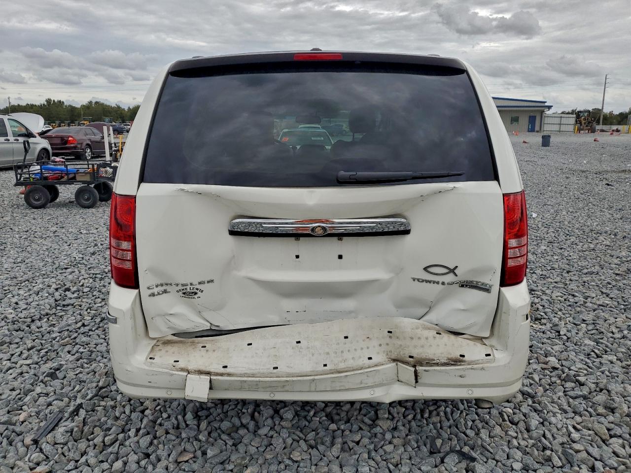 2010 CHRYSLER TOWN & COUNTRY LIMITED photo 6