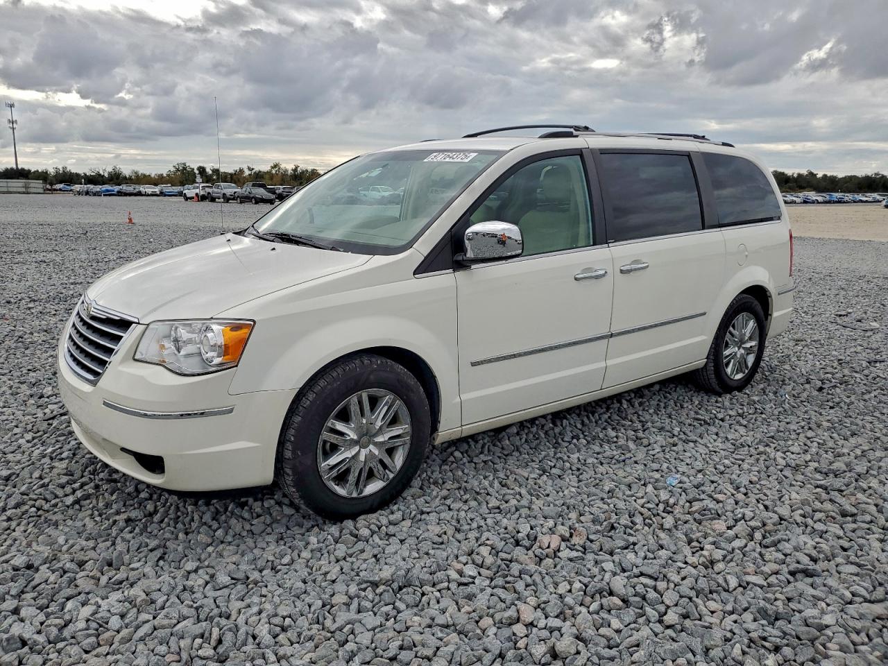 2010 CHRYSLER TOWN & COUNTRY