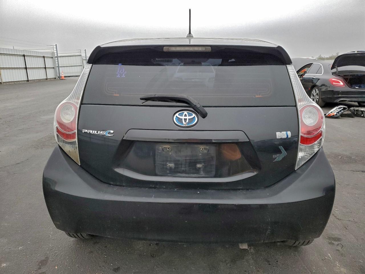 2014 TOYOTA PRIUS C photo 6