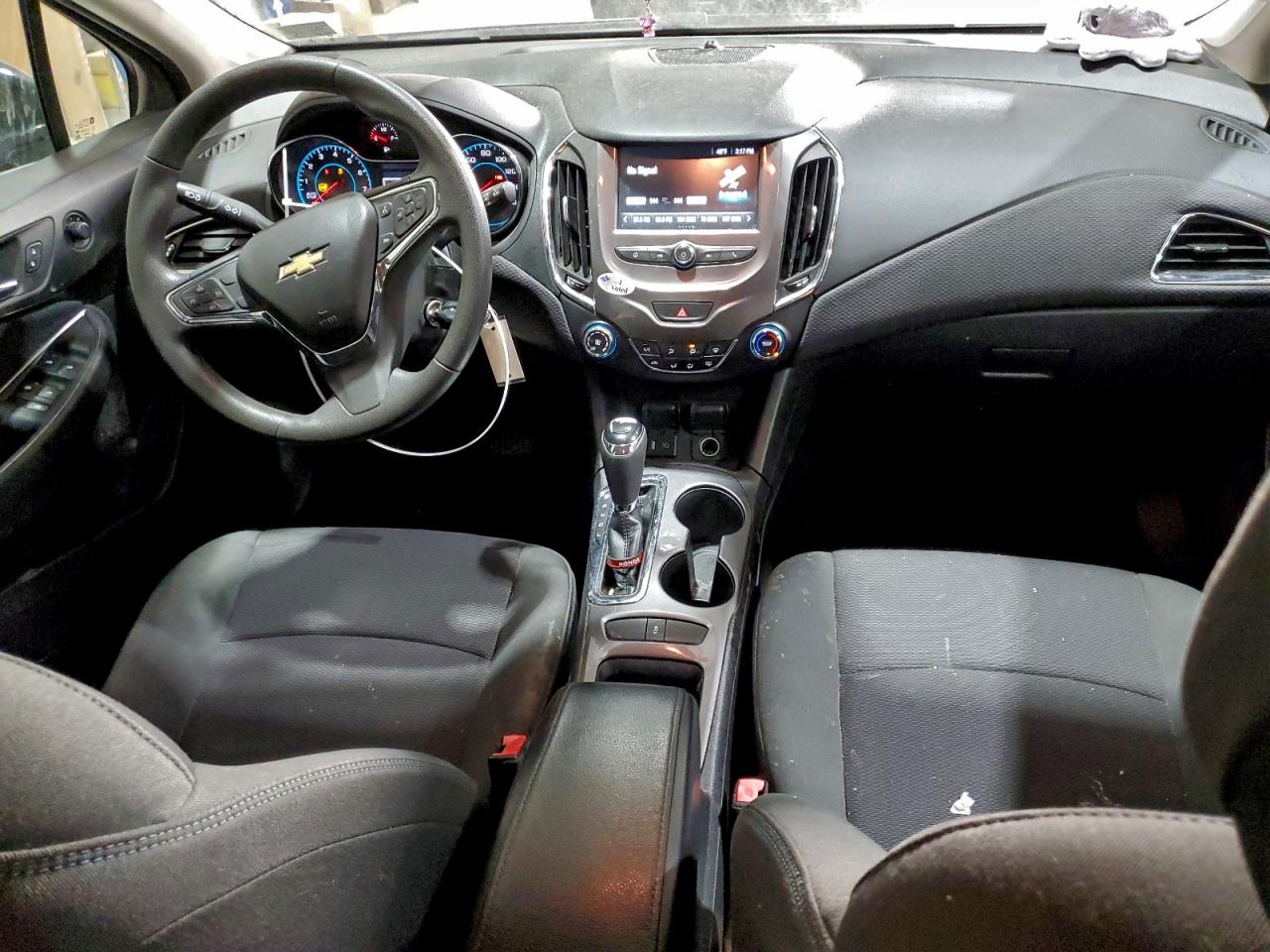 2017 CHEVROLET CRUZE LT photo 8