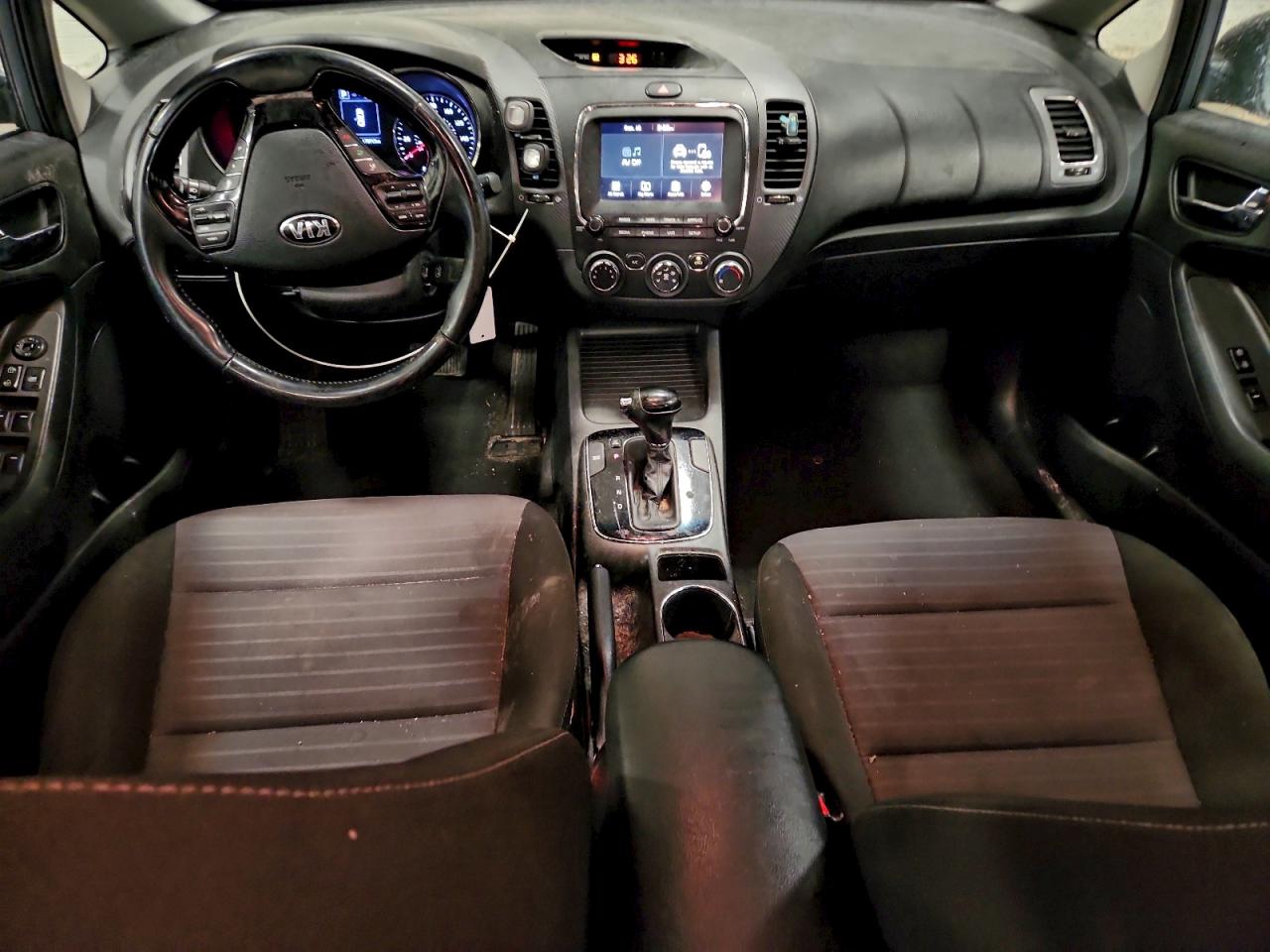 2017 KIA FORTE LX photo 8