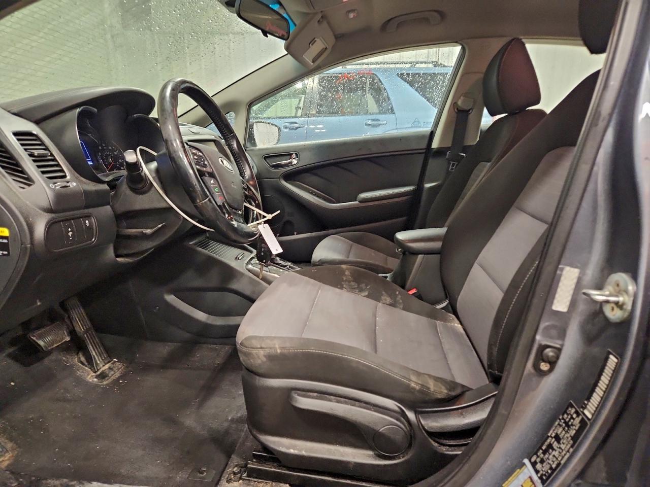 2017 KIA FORTE LX photo 7