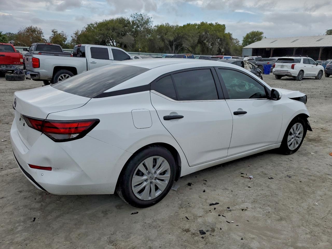 2024 NISSAN SENTRA S photo 3