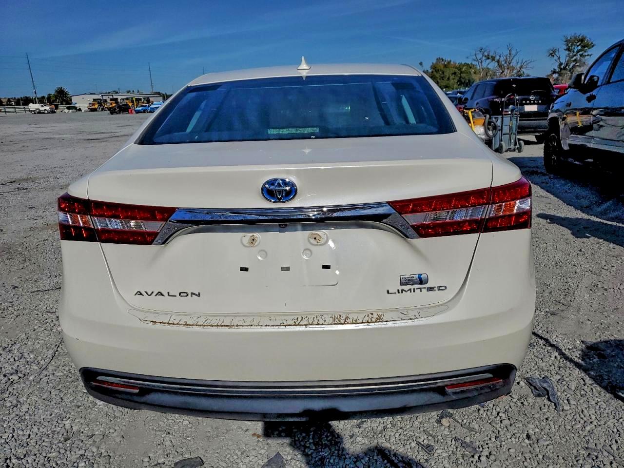 2013 TOYOTA AVALON HYBRID photo 6