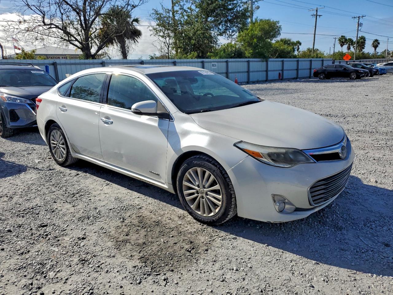2013 TOYOTA AVALON HYBRID photo 4