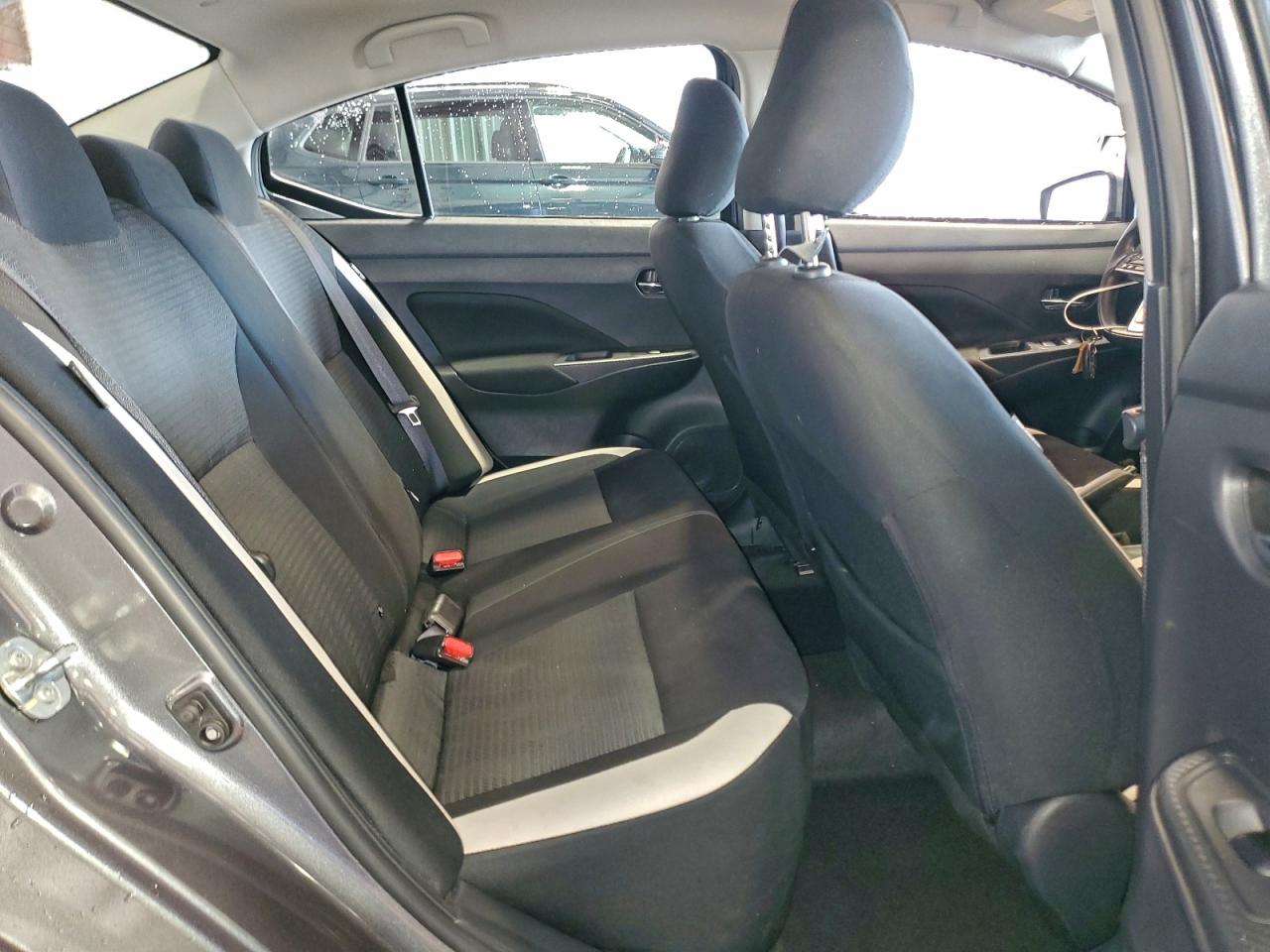 2021 NISSAN VERSA SV photo 19