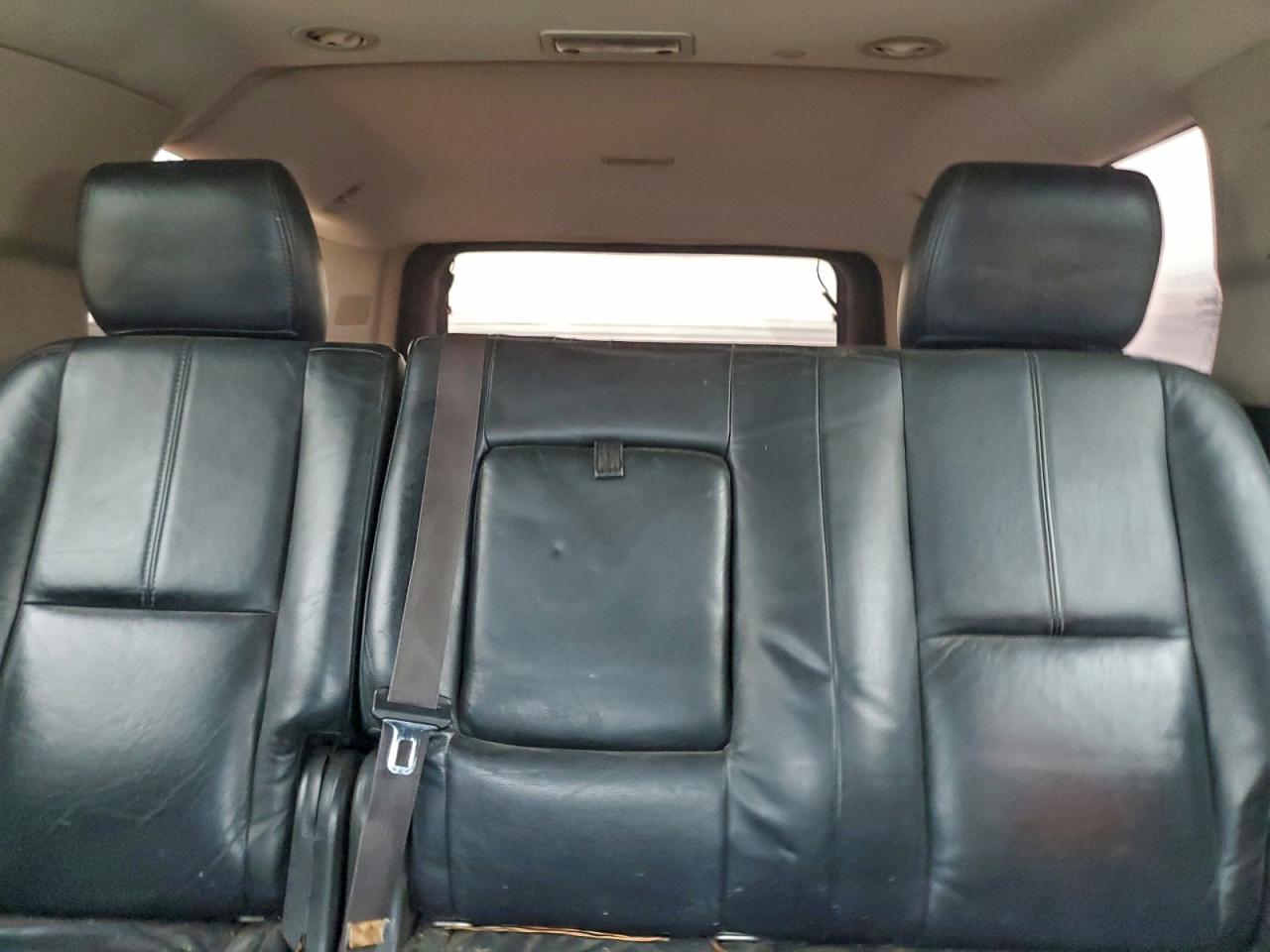 2011 GMC YUKON XL C1500 SLE photo 10