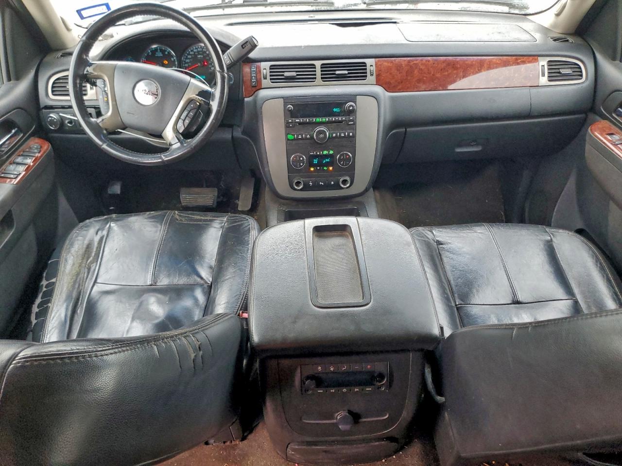 2011 GMC YUKON XL C1500 SLE photo 8