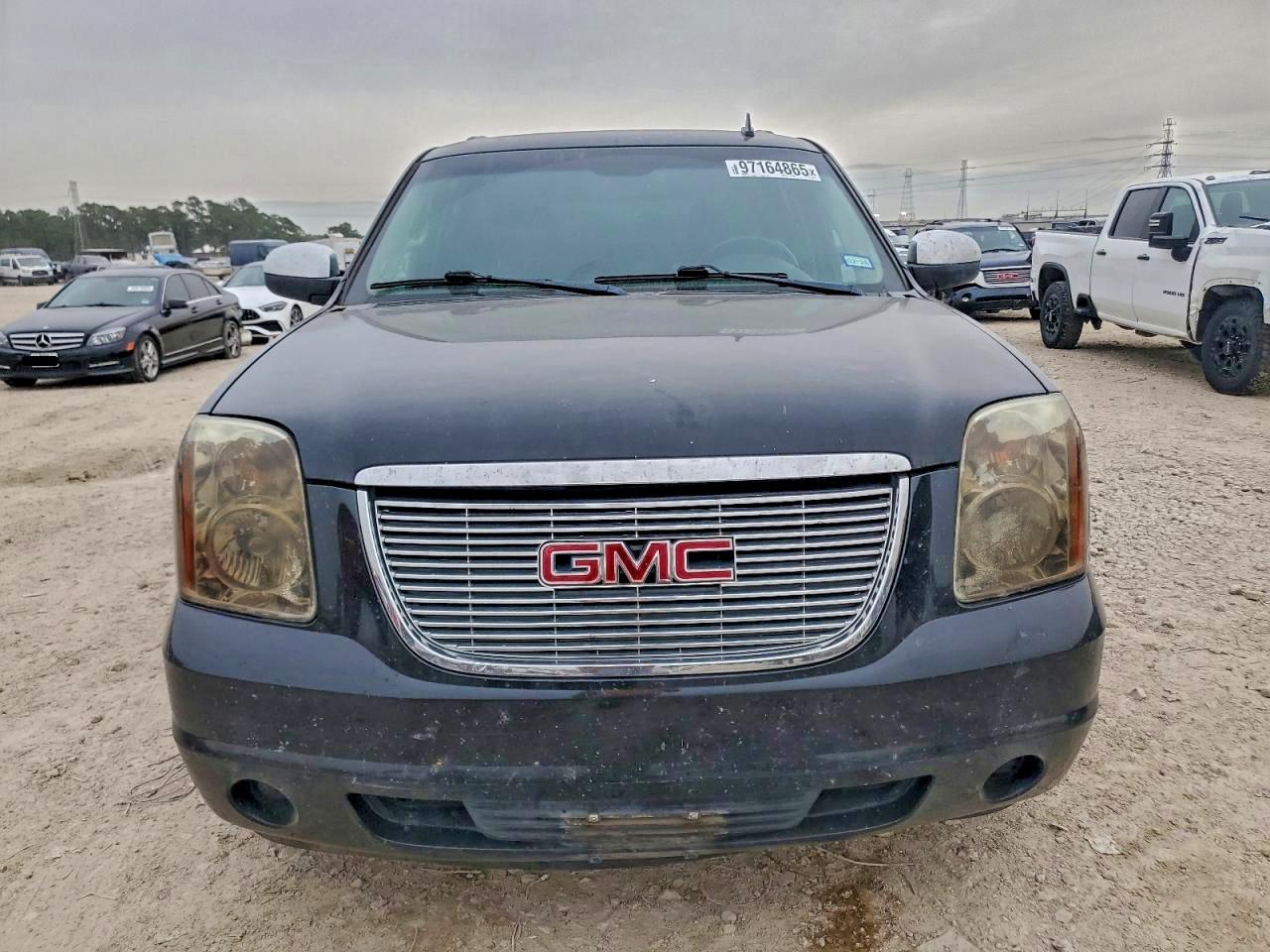 2011 GMC YUKON XL C1500 SLE photo 5